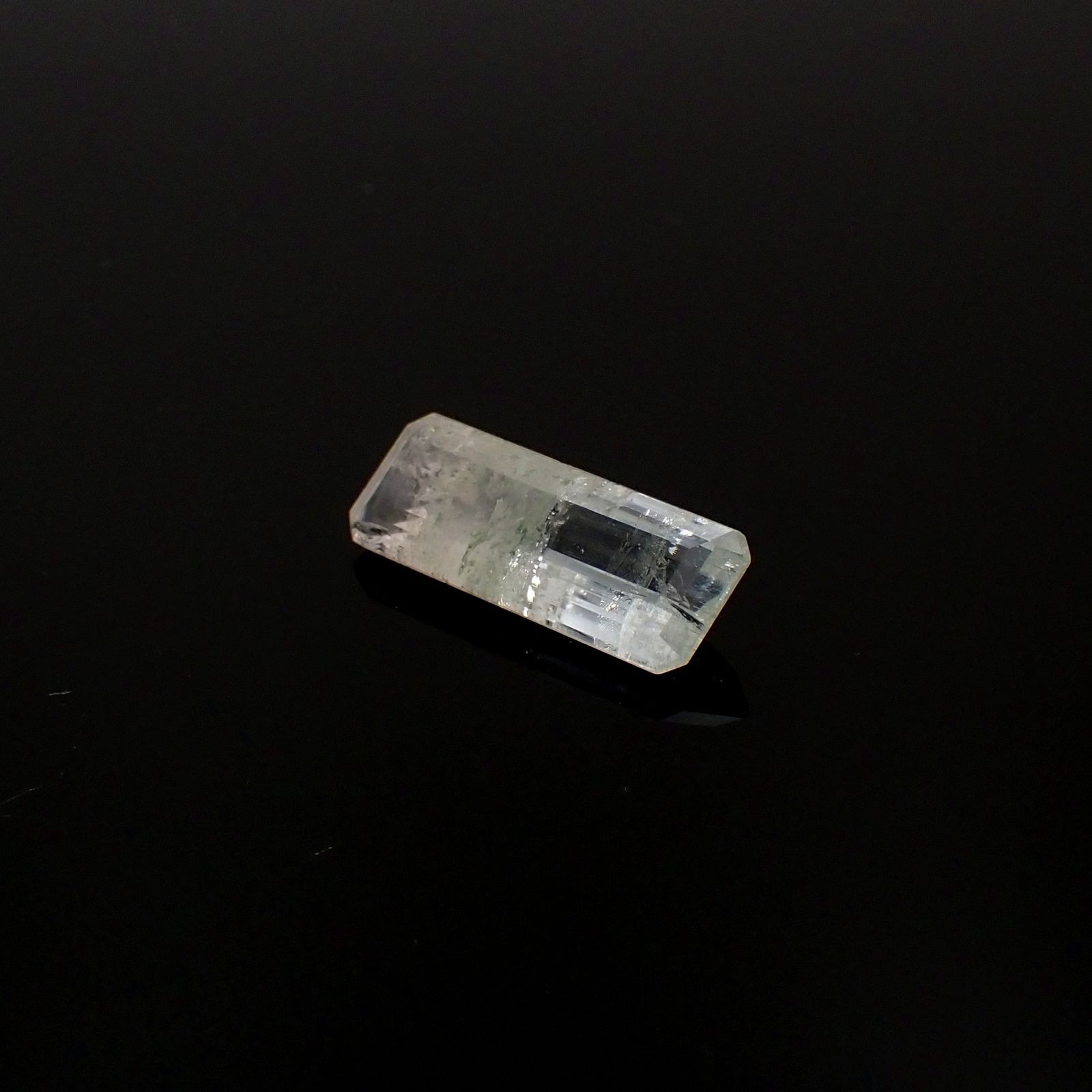 バイカラーベリル（アクアマリンモルガナイト） ブラジル産 7.50ct[231023651]22x8.2mm前後