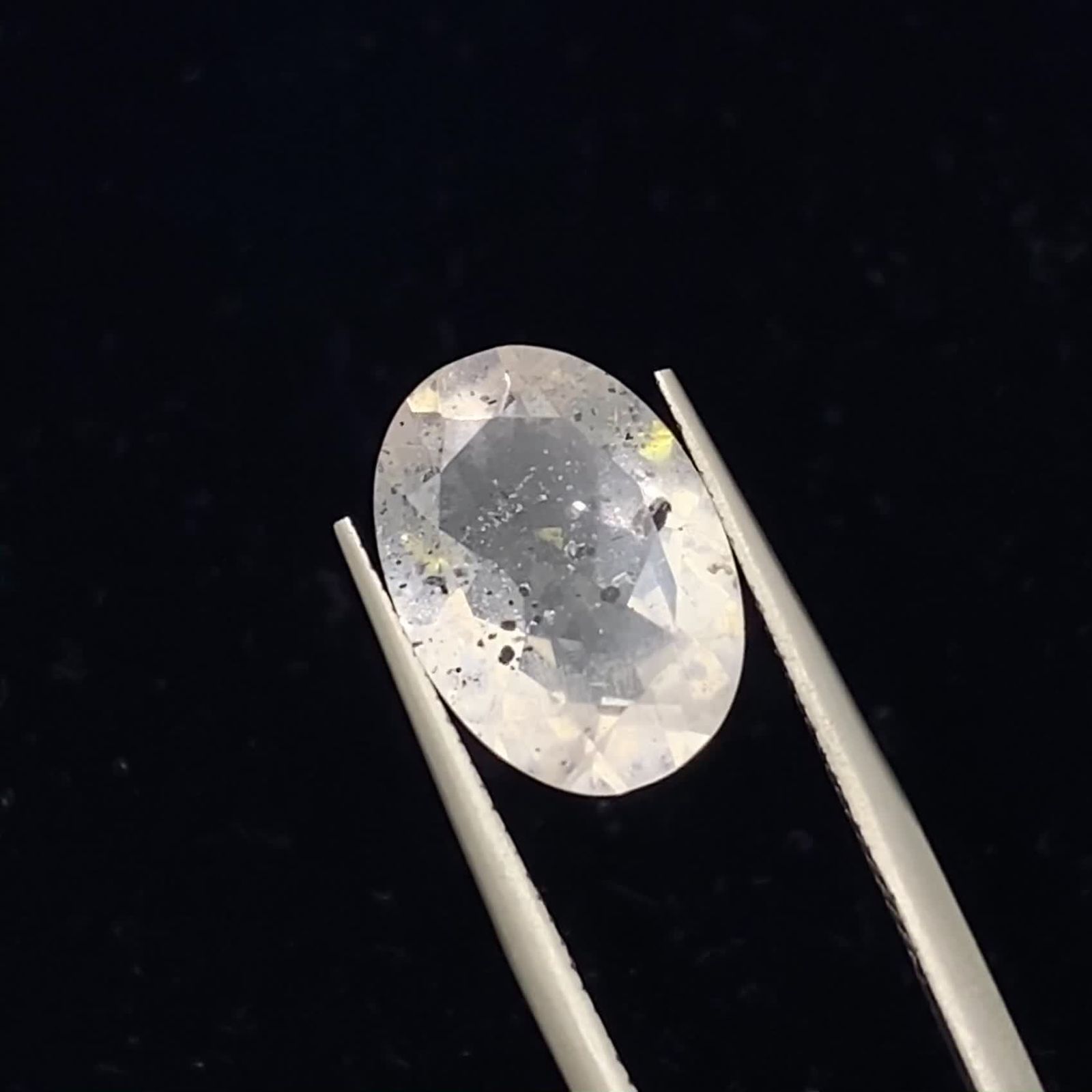 マイカインシルキークォーツ ブラジル産 4.62ct / 13.6x9.8mm前後