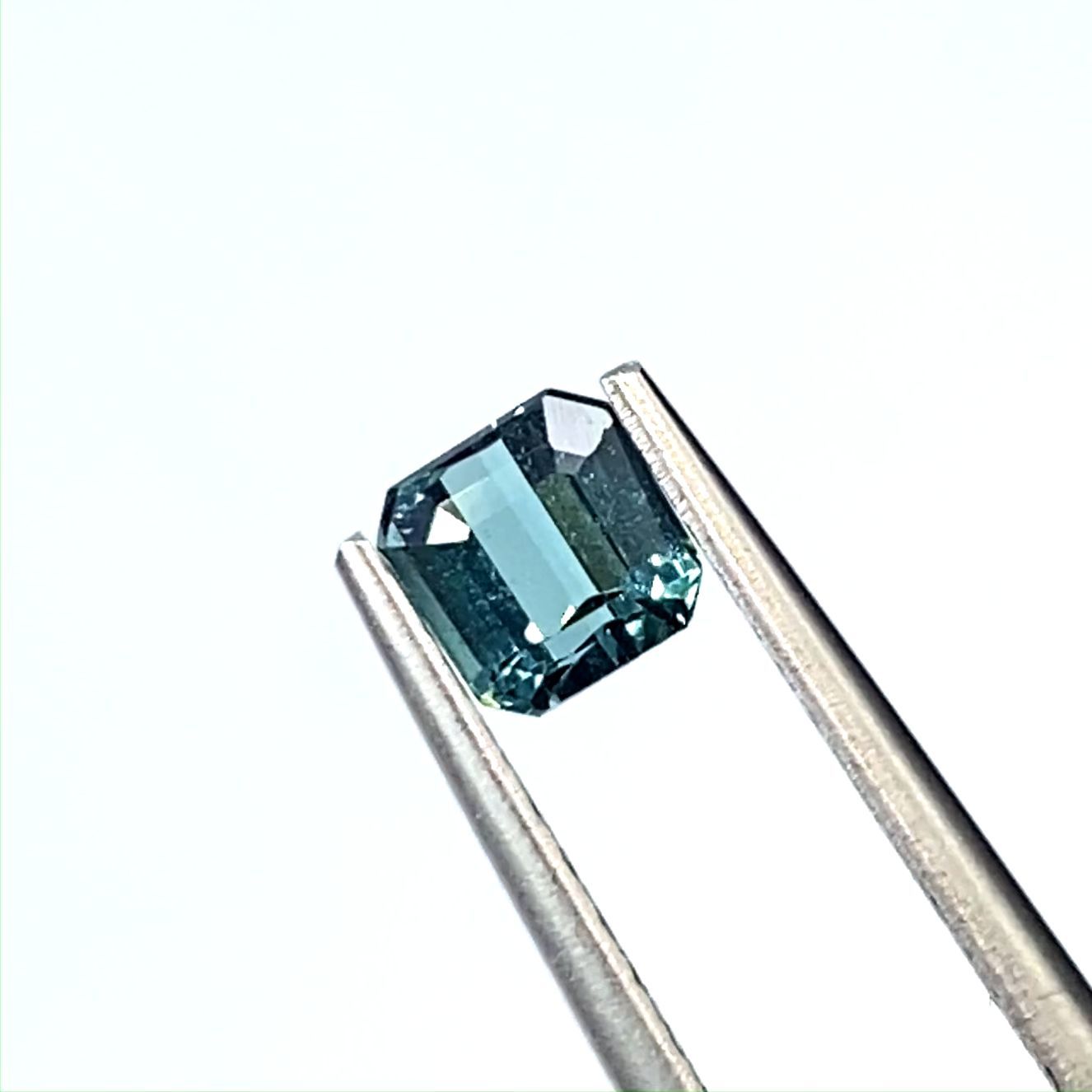 アフガニスタン産 トルマリン原石です。サイズ：約21×約15mm重さ 約45ct ブルートルマリン(宝石名トルマリン)アフガニスタン産 0.49ct