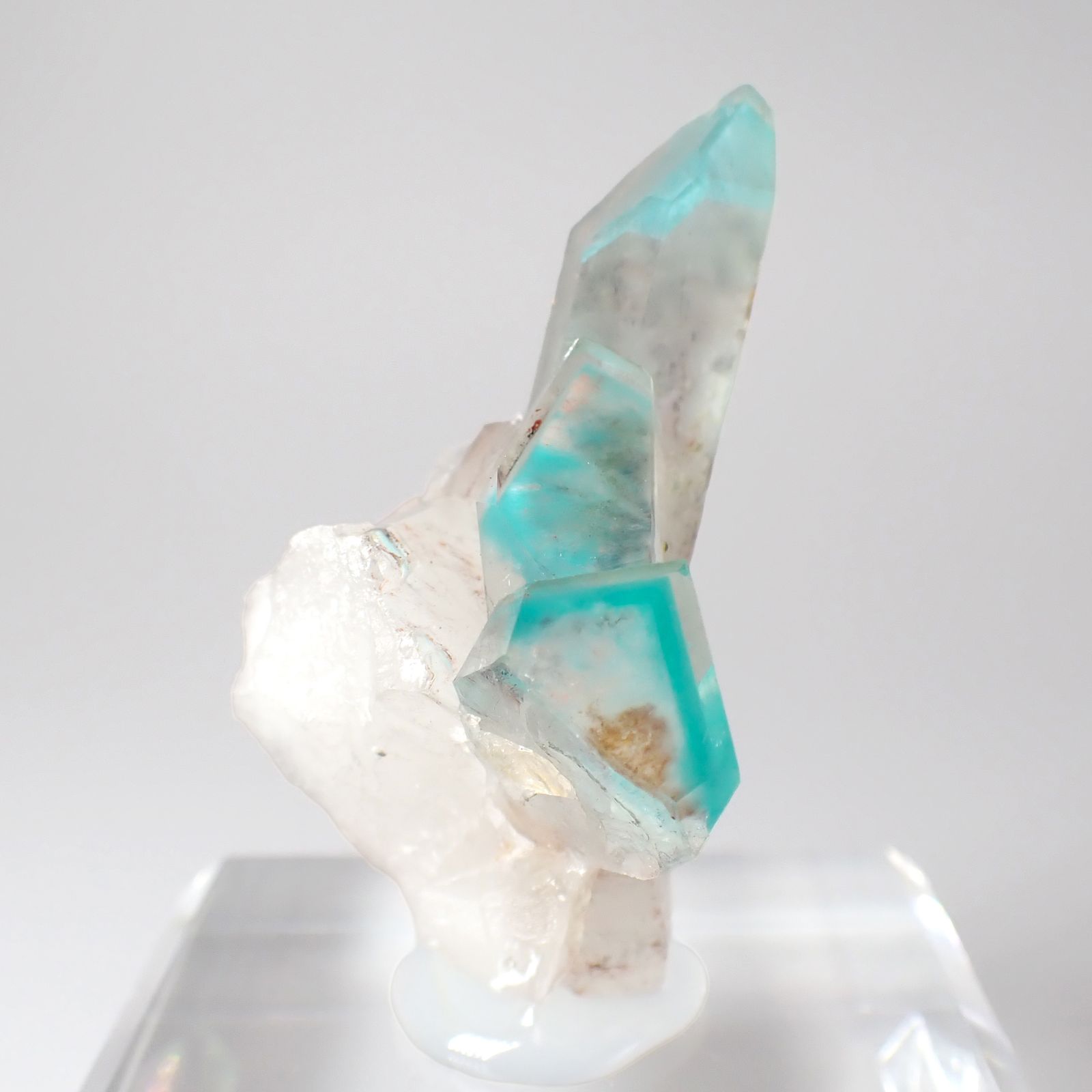 アホイトインクォーツ原石 南アフリカ・メッシーナ鉱山産 アクリル台座付き 97.35ct(19.47g) / 31x28x47.5mm前後 [260532291]