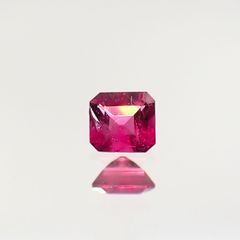 レッドベリル(宝石名レッド・ベリル) アメリカ・ユタ州産 0.098ct ソ付(彩珠)[210712045]2.9×2.7mm前後
