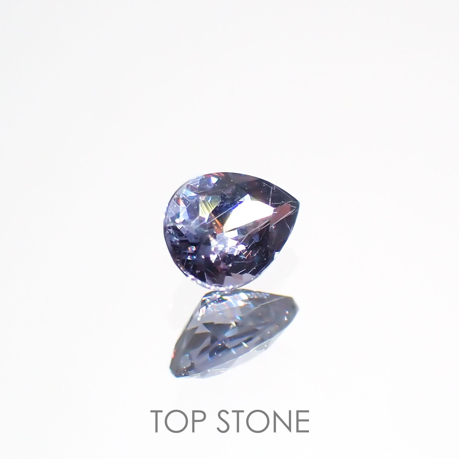 カラーチェンジガーネット アレキタイプ(宝石名ガーネット)マダガスカル・ベキリー産 0.19ct 識別済[220616435]4.1x3.1mm前後