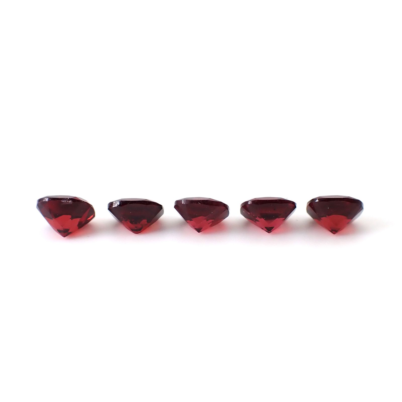 ◇ランダムセレクト◇パイラルスパイトガーネット モザンビーク産 約1.10ct / 6.1x6.1mm前後 [260532218]