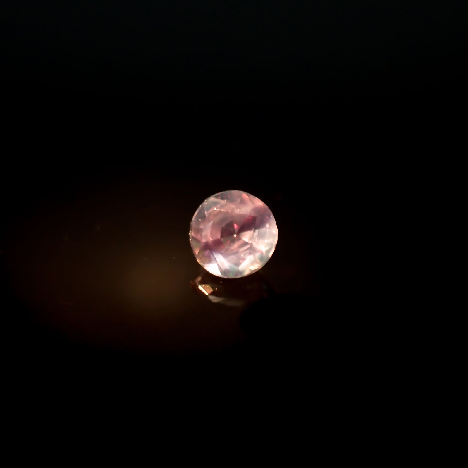 アレキサンドライトキャッツアイ ブラジル産/EmeraldMains社製 0.052ct[240527604]2.2x2.2mm前後