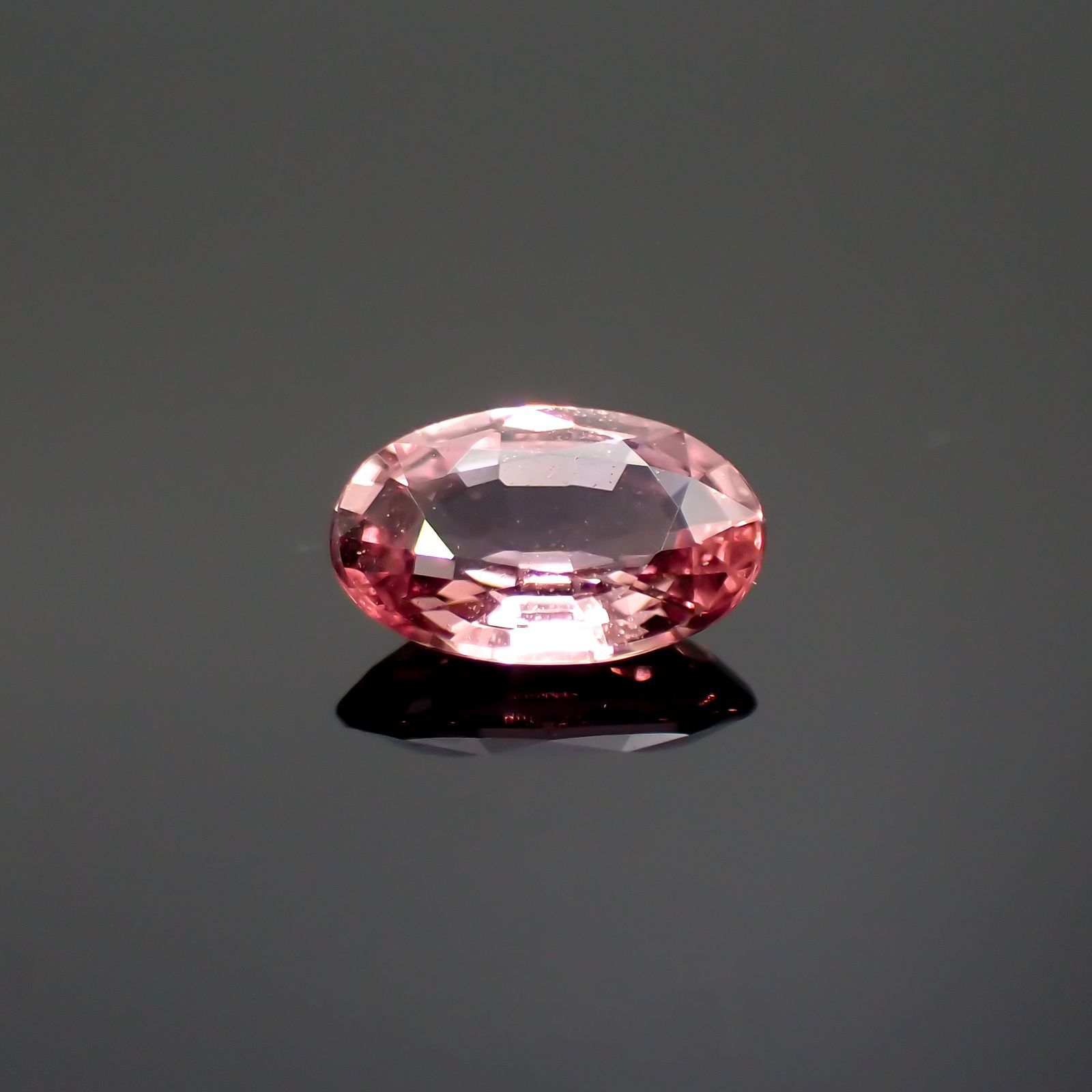 パパラチャサファイア(宝石名サファイア/別名パパラチャ・サファイア)スリランカ産 0.472ct DGL鑑付[220113940]6.03x3.97mm前後