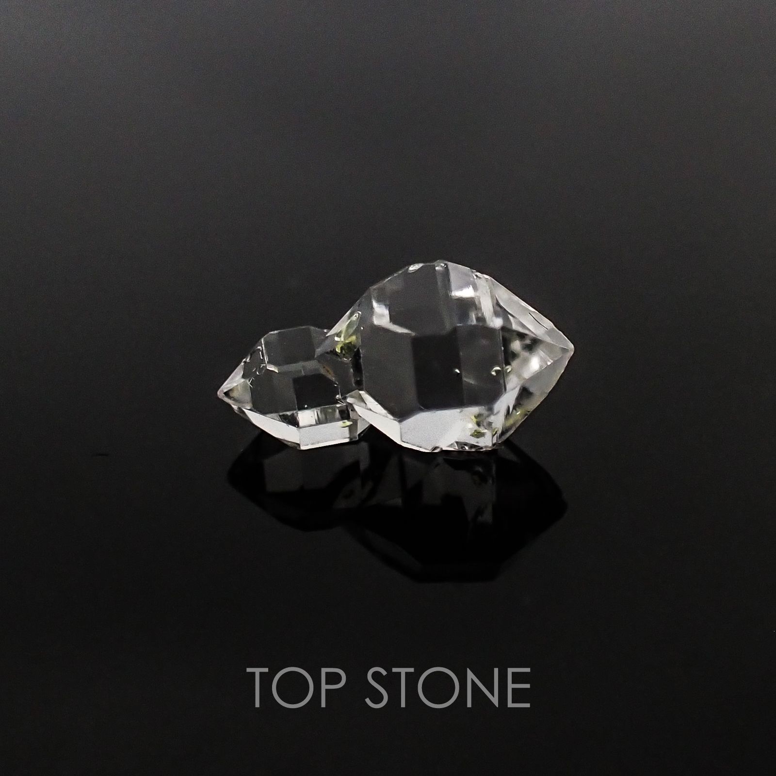 オイルインクォーツ パキスタン産 原石・結晶 2.07ct[20127543]12×6.8mm前後