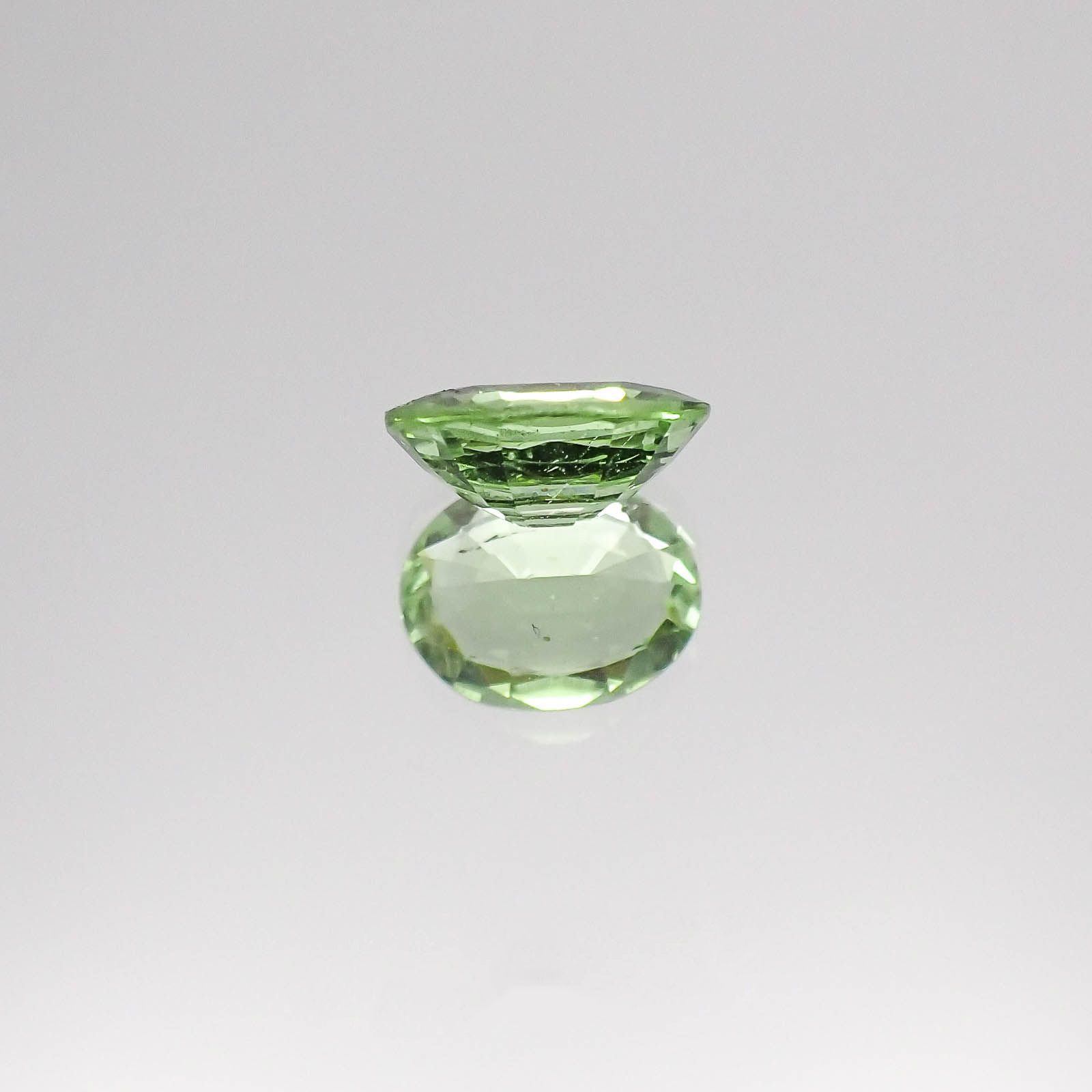 ミントガーネット(宝石名グリーン グロッシュラー・ガーネット)タンザニア産 0.92ct 識別済[230522256]7x5.4mm前後