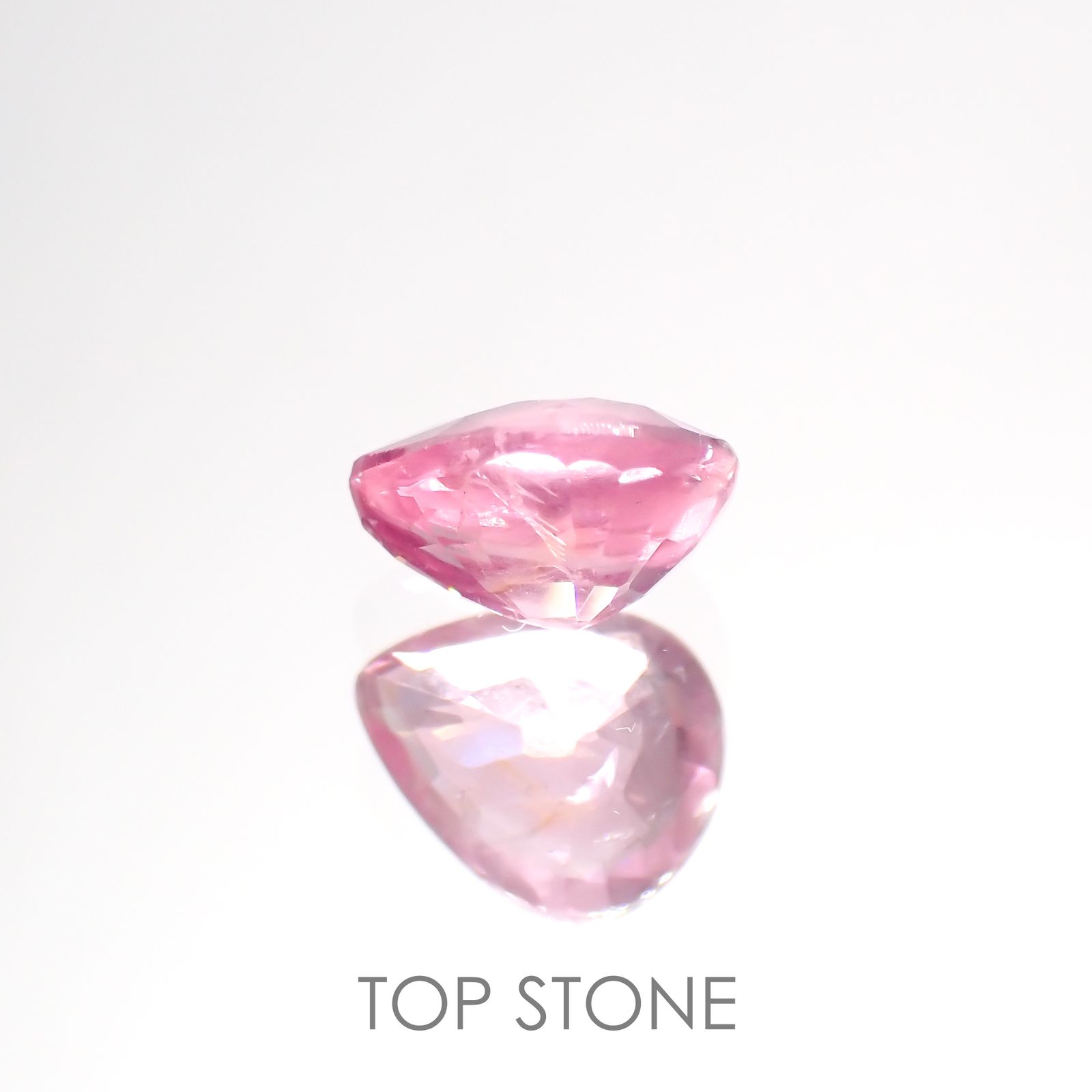 シルキーピンクスピネル(宝石名ピンク・スピネル)タンザニア産 0.98ct 識別済[220114136]6.7x5.5mm前後