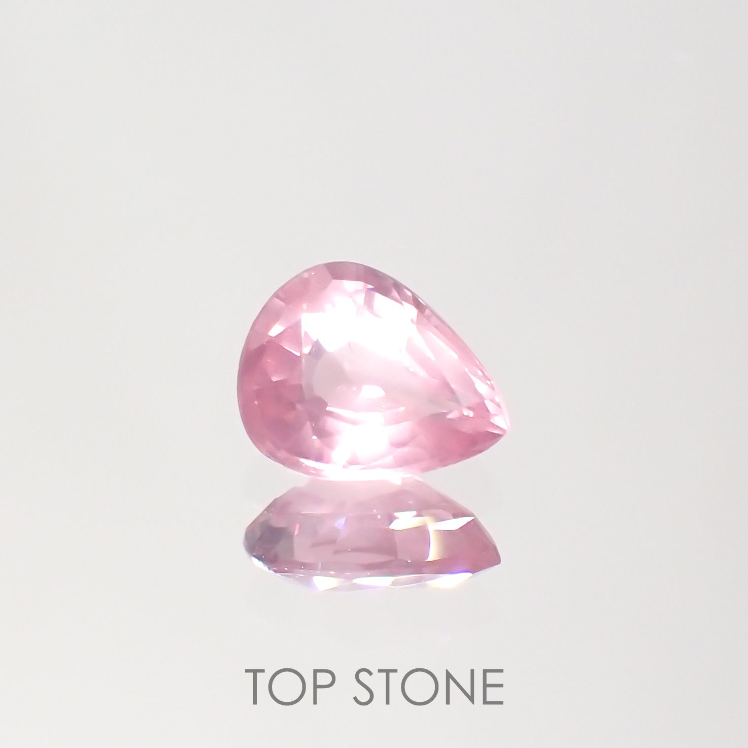 シルキーピンクスピネル(宝石名ピンク・スピネル) タンザニア産 0.60ct 識別済[210912904]6.2×4.9mm前後
