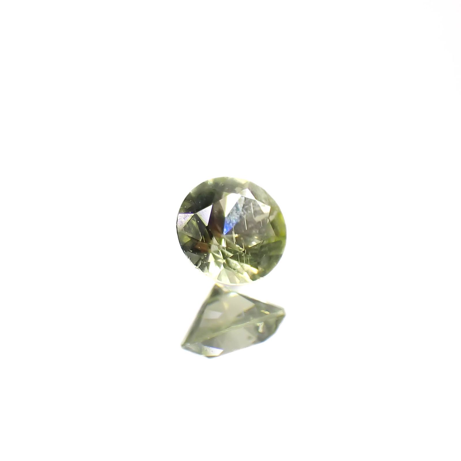 パラサイティックペリドット(宝石名ペリドット)採取地：ロシア 0.062ct 識別済[240627930]2.5x2.5mm前後