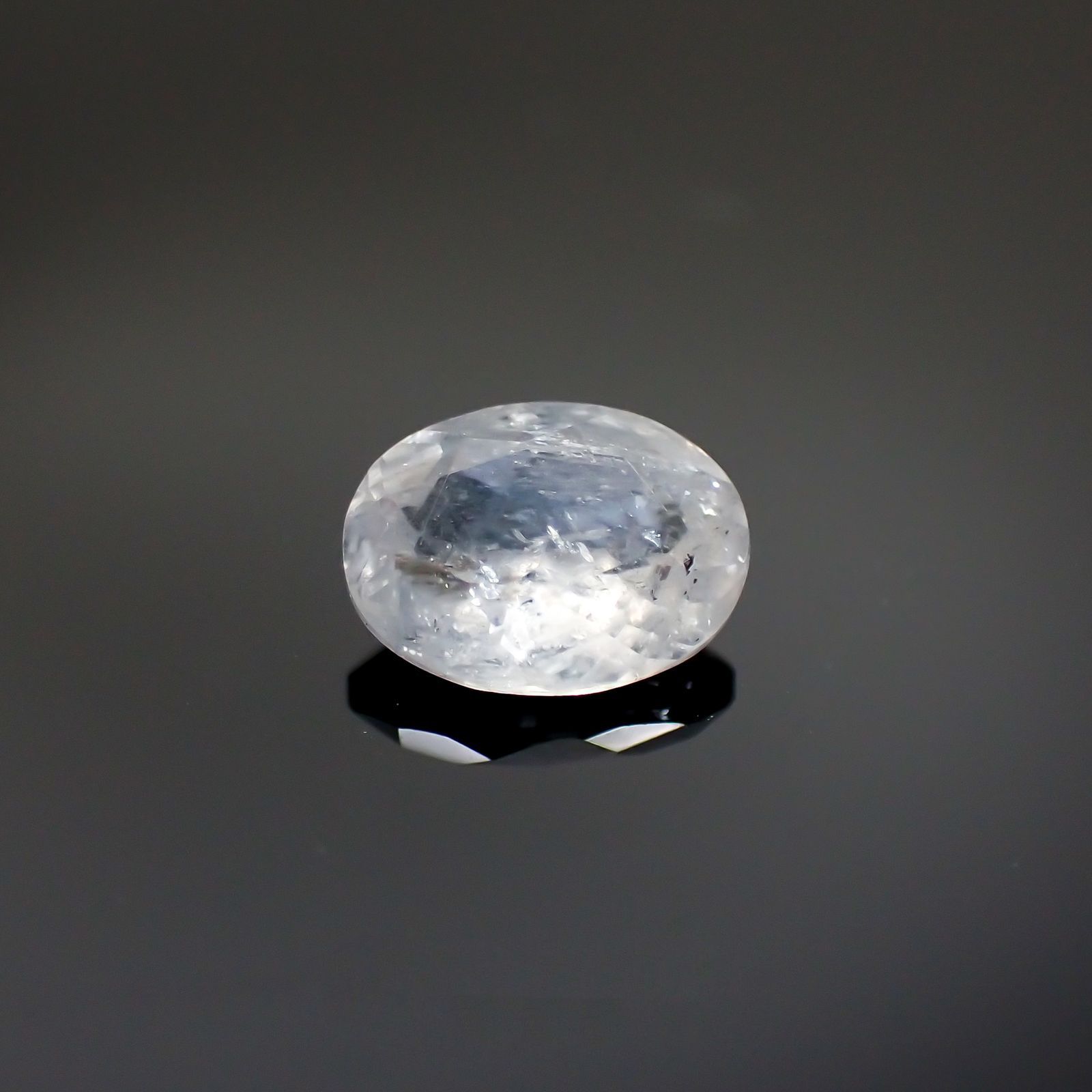 ユークレース(宝石名ユークレース) ブラジル産 0.497ct ソ付(彩珠)[20052396]5.9×4.4mm前後