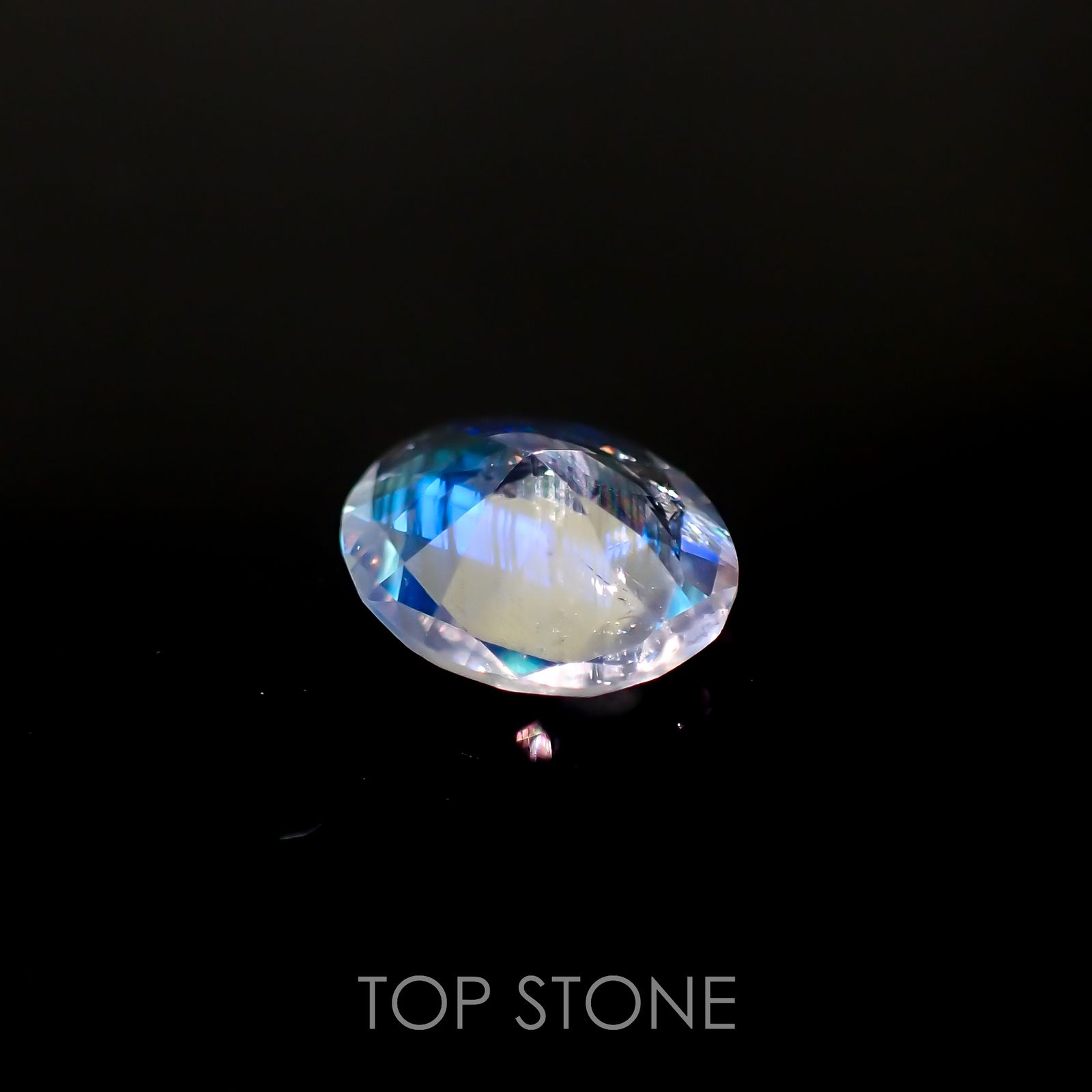 レインボームーンストーン(宝石名ラブラドライト)タンザニア産 1.33ct 識別済[220717204]8.9x7.5mm前後