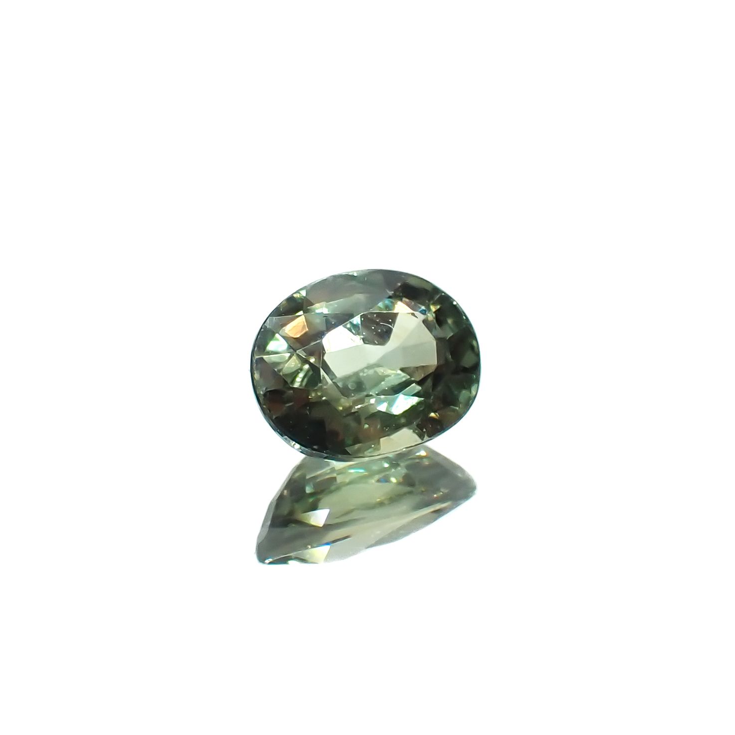 アレキサンドライト(宝石名アレキサンドライト)タンザニア産 0.51ct 識別済[230321357]5.3x4.1mm前後