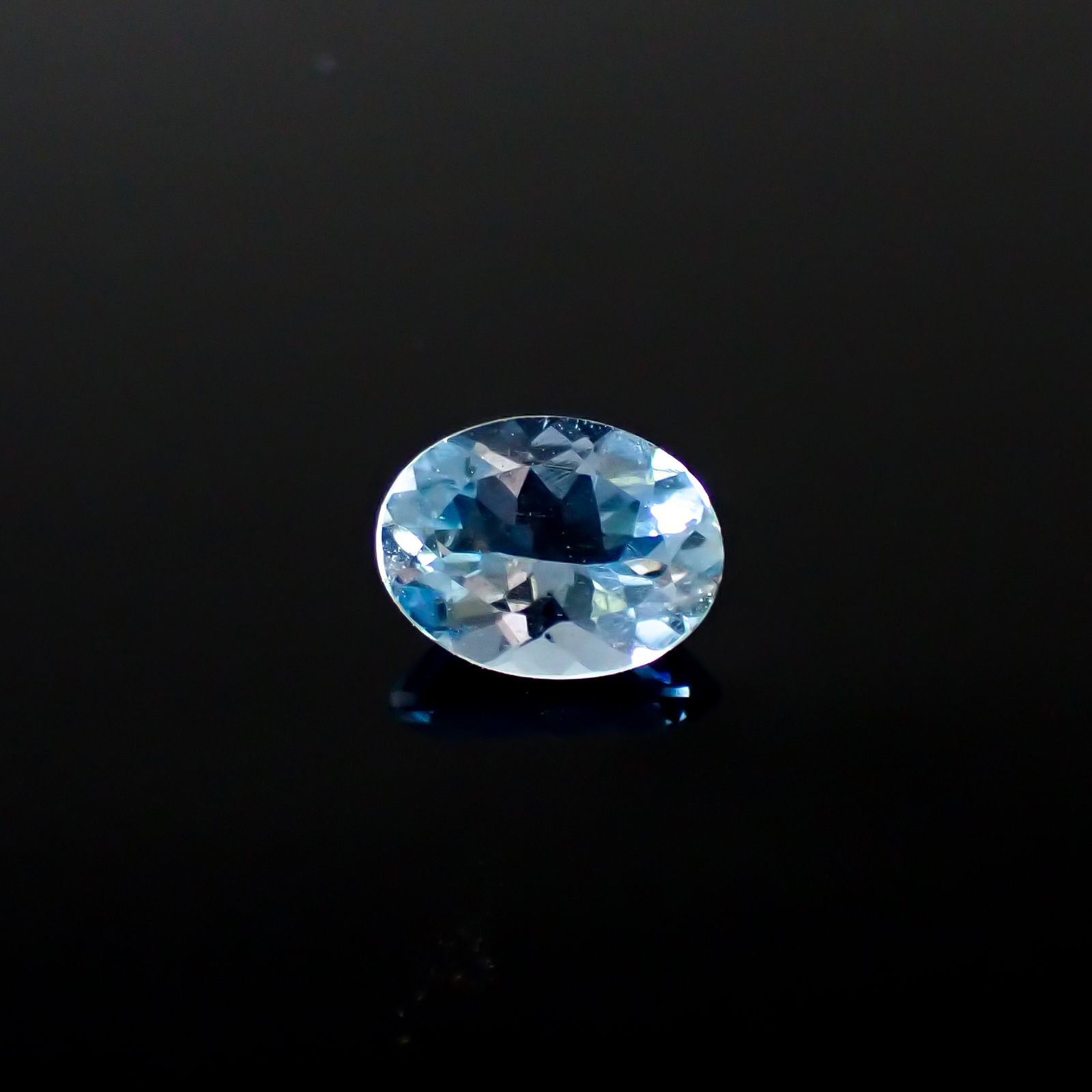 アクアマリン サンタマリアカラー マダガスカル産 1.04ct[240326975]7.9x6mm前後