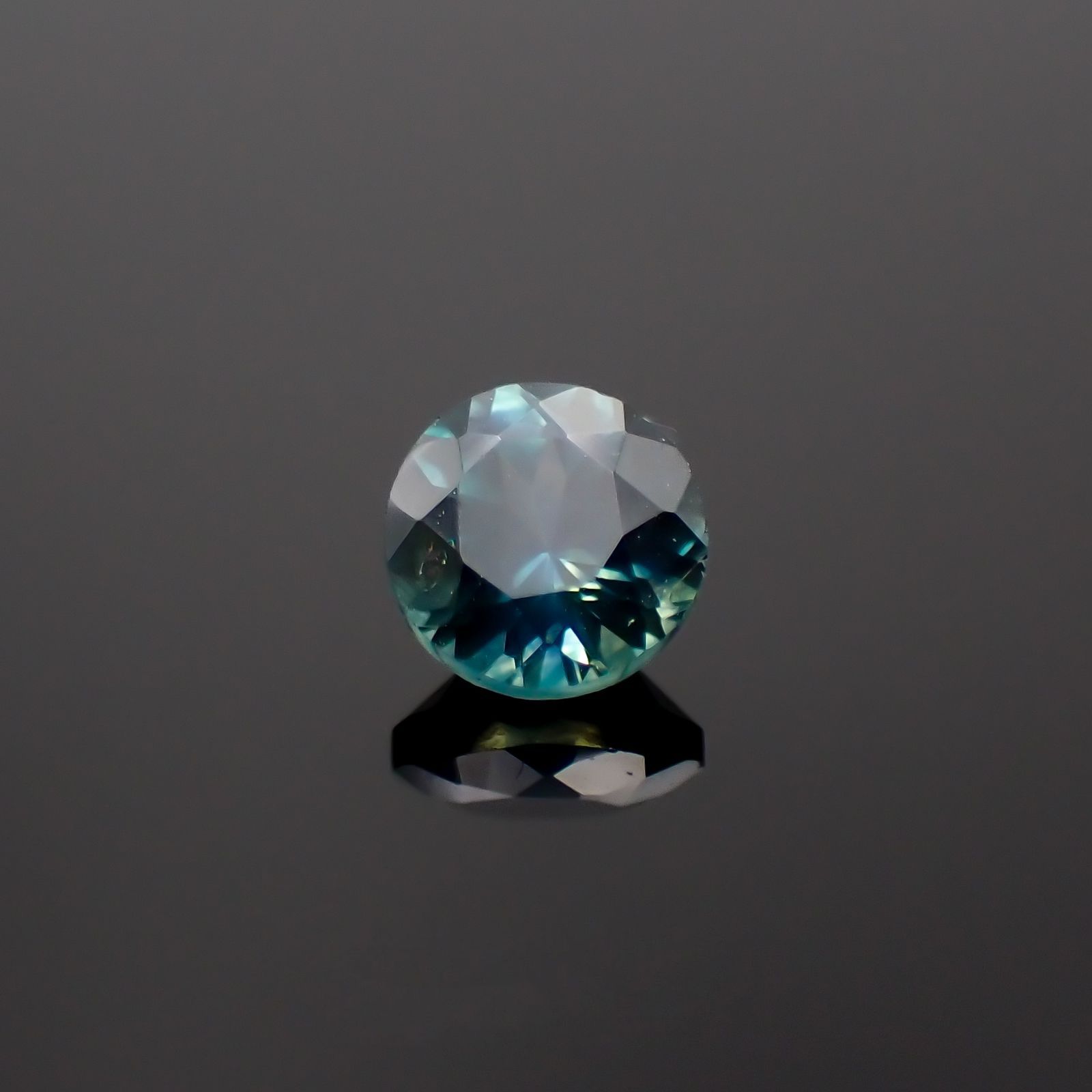 モンタナサファイア アメリカ・モンタナ州産 0.72ct[230220558]5x5mm前後
