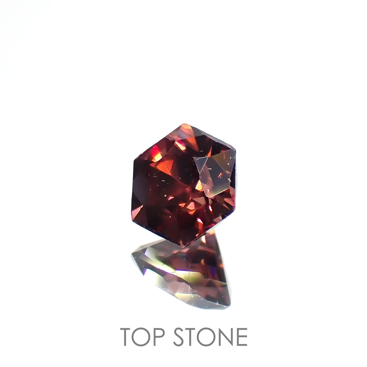 ◇ヘキサゴンカット◇レッドジルコン(宝石名ジルコン)スリランカ/カンボジア産 0.45ct 識別済[221018490]4.1x4mm前後