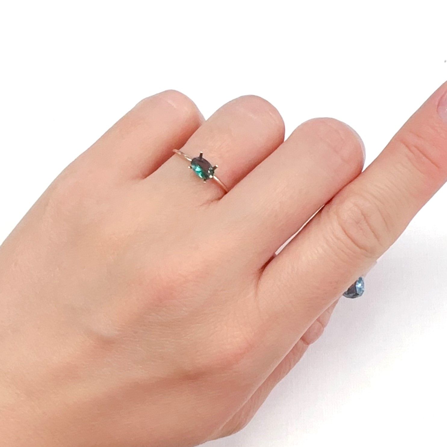 カラーチェンジアンデシン モンゴル産 0.33ct[240226319]5.9x3.9mm前後