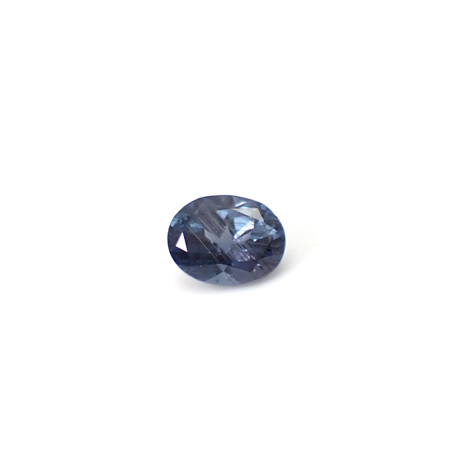 ベキリーブルーガーネット（カラーチェンジガーネット アレキタイプ） マダガスカル・ベキリー産 0.42ct / 5.1x3.9mm前後 [251231507]