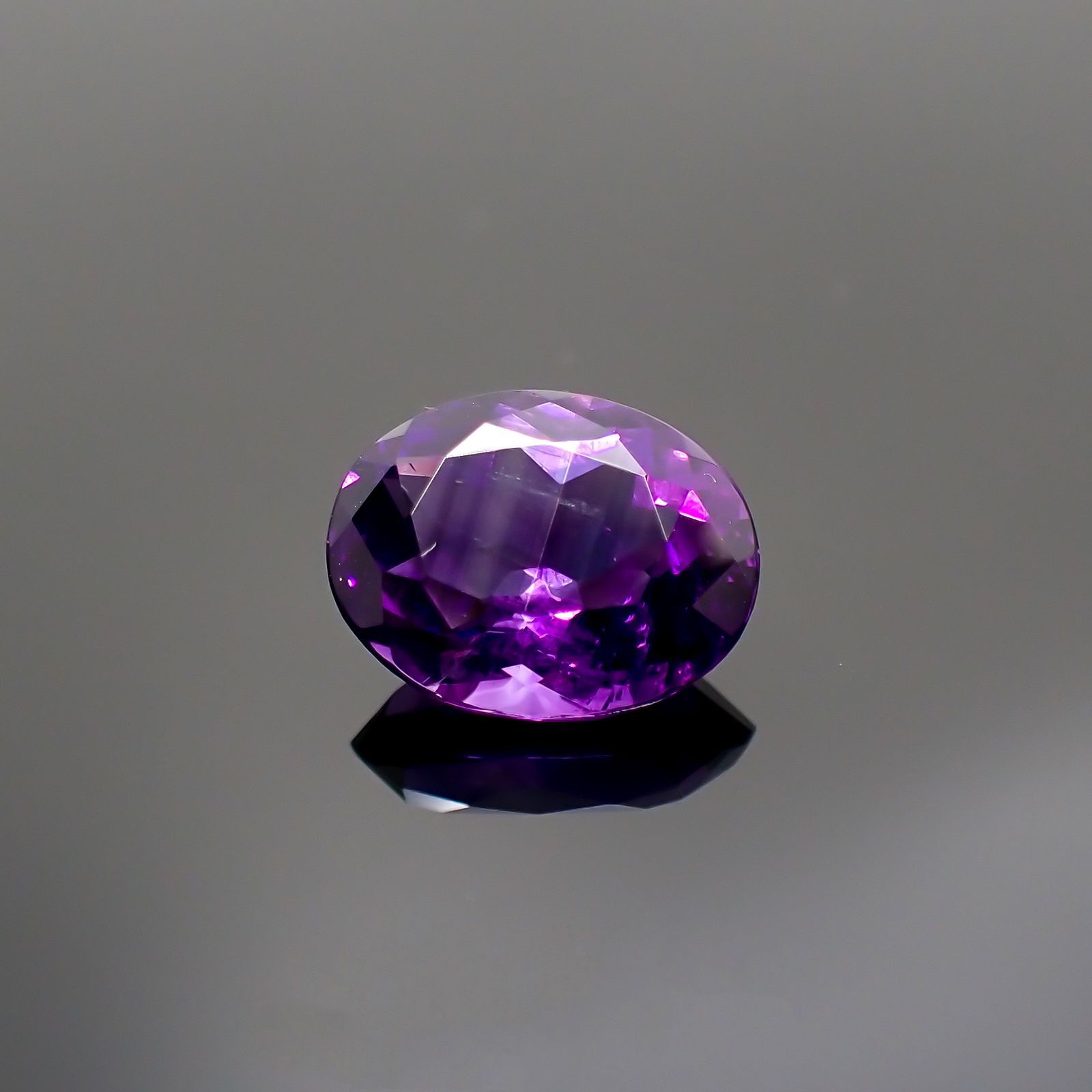 カラーシフトアメジスト(宝石名アメシスト)ブラジル/ウルグアイ産 3.58ct 識別済[220113957]11.7x9.1mm前後