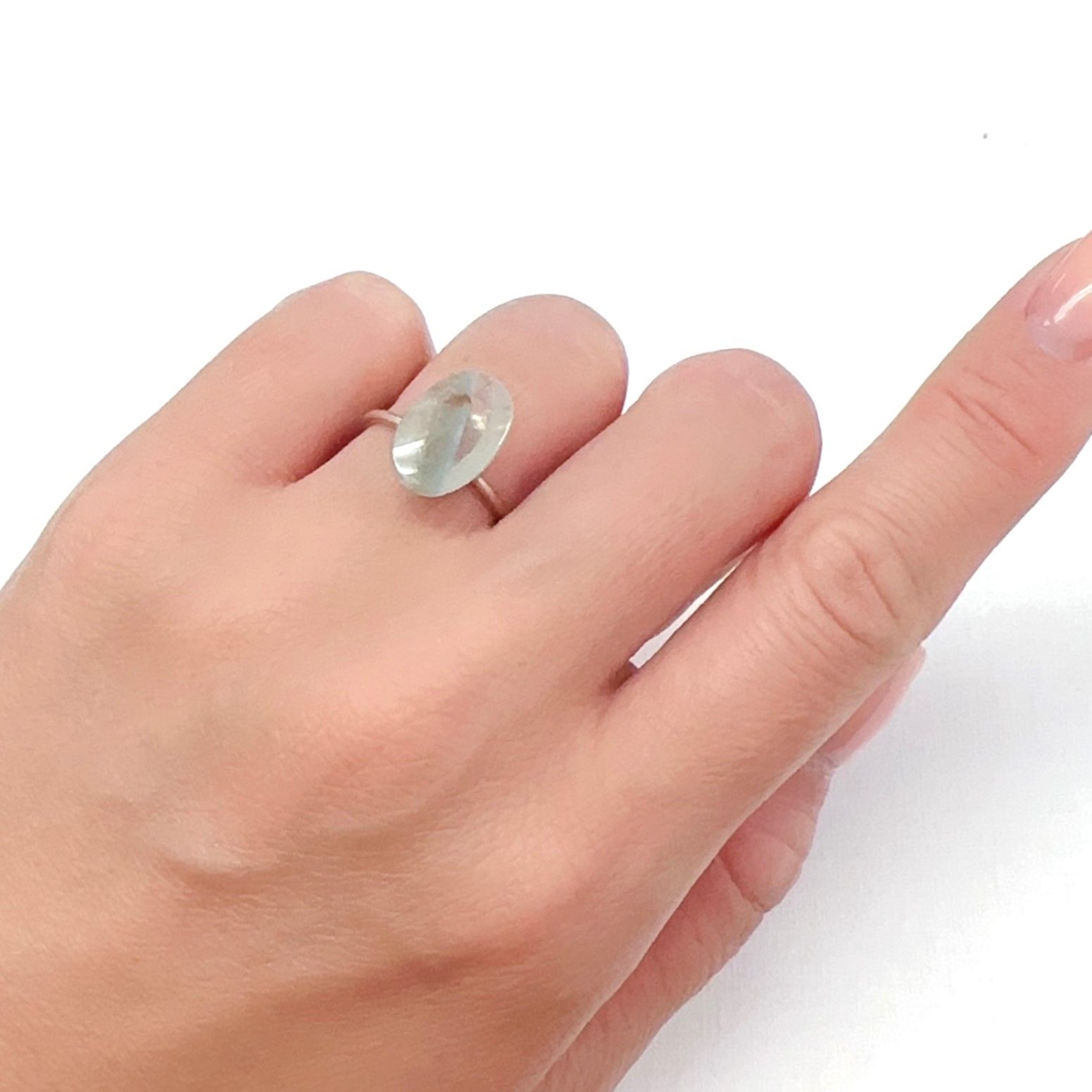 パライバクォーツ ブラジル産 3.74ct[240527408]13.5x9mm前後