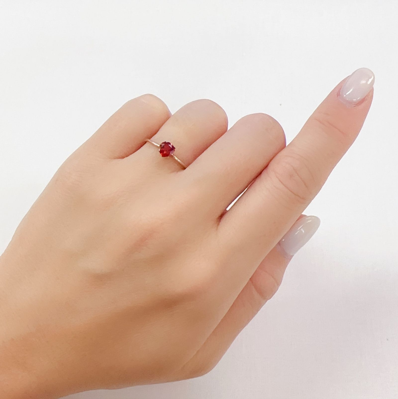 レッドラブラドライト(宝石名ラブラドライト/アンデシン)エチオピア産 0.38ct 識別済[230722733]5x4.9mm前後