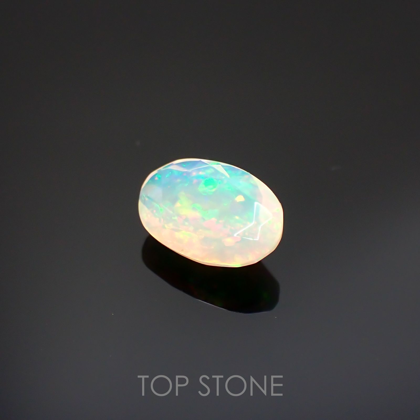 エチオピアオパール(宝石名オパール)エチオピア産 1.10ct 識別済[220114783]9.9x6.7mm前後