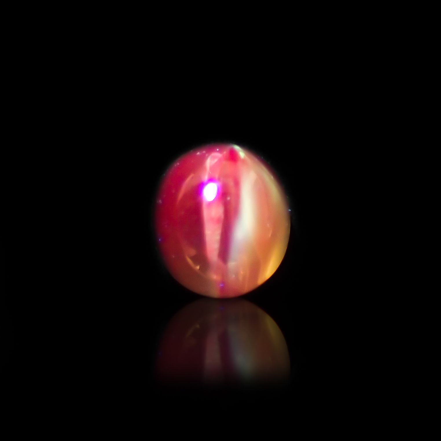 アレキサンドライトキャッツアイ インド産 0.34ct[220114067]3.9x3.4mm前後