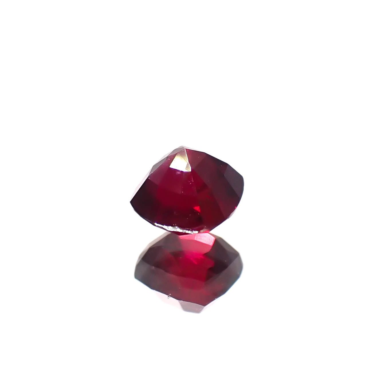 ルビー(宝石名ルビー)マダガスカル産 0.35ct 識別済[240326668]3.6x3.6mm前後
