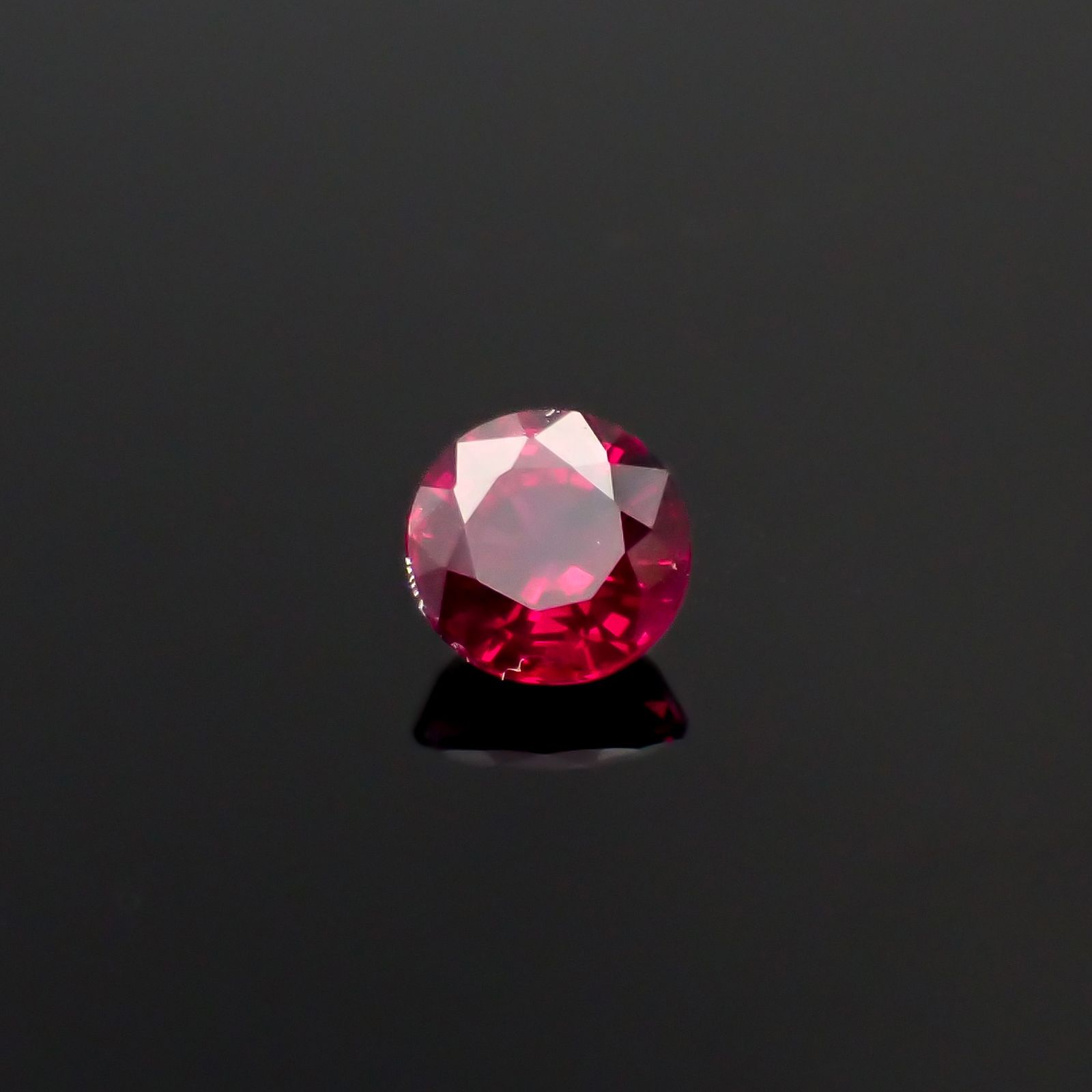 ルビー 非加熱 ビルマ産 0.41ct[240628053]4.2x4.2mm前後