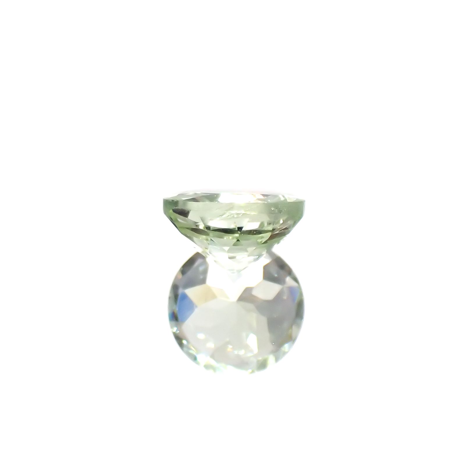 ミントガーネット タンザニア産 0.59ct[231023722]5.2x5.2mm前後
