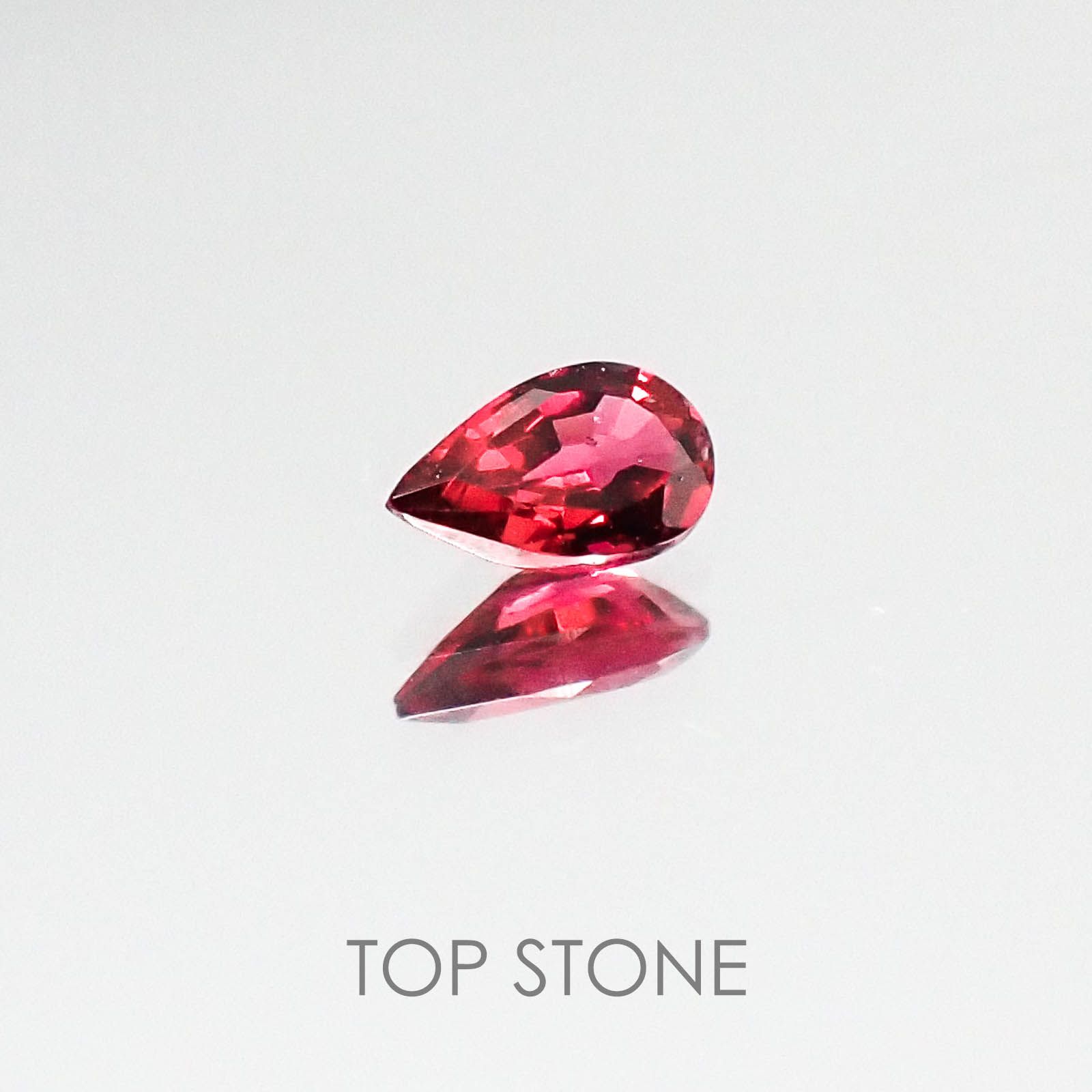 レッドスピネル タンザニア産 ルース 0.24ct[20073926]5.1×3.2mm前後