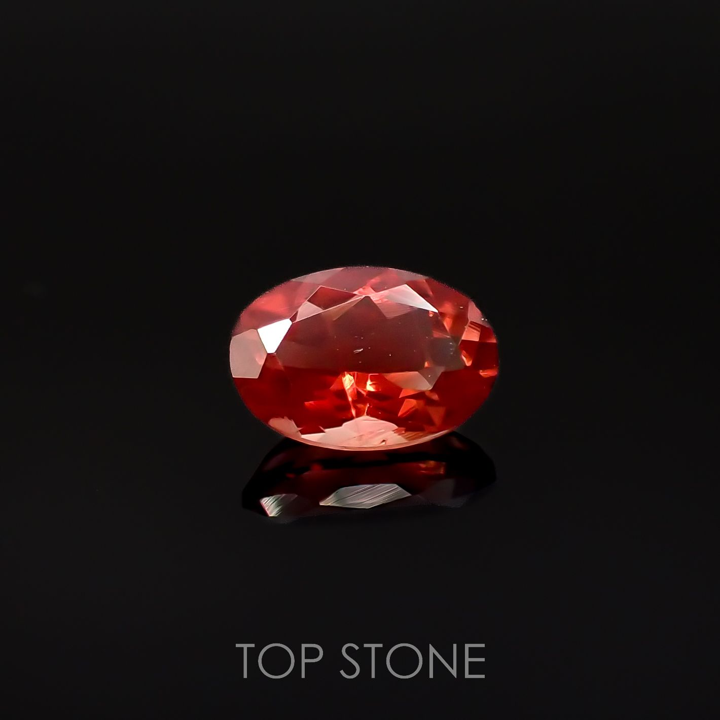 レッドラブラドライト(宝石名ラブラドライト)エチオピア産 0.68ct 識別済[221018265]6.8x4.9mm前後