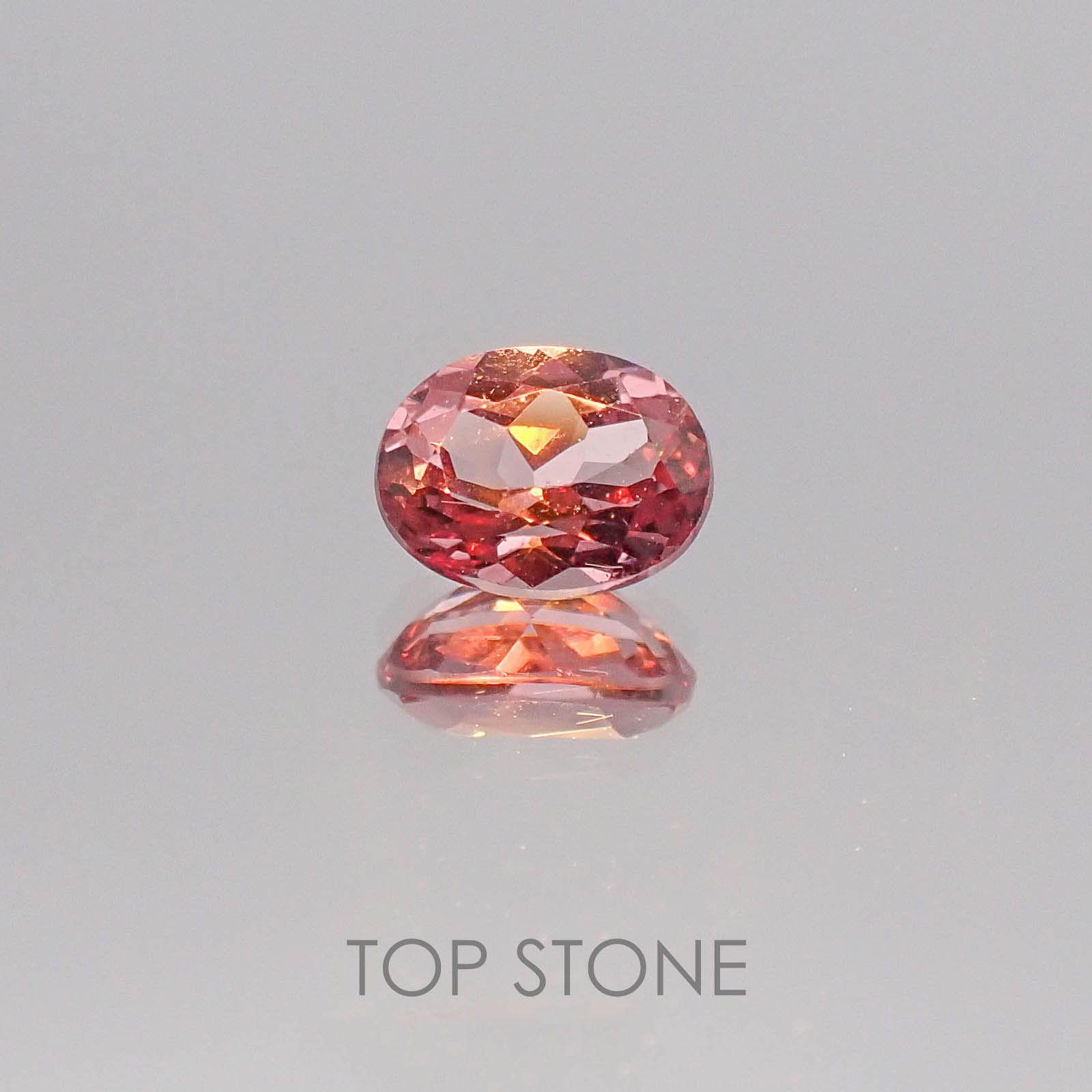 カラーチェンジマラヤガーネット タンザニア産 ルース 0.96ct[20074273]6.6×5mm前後