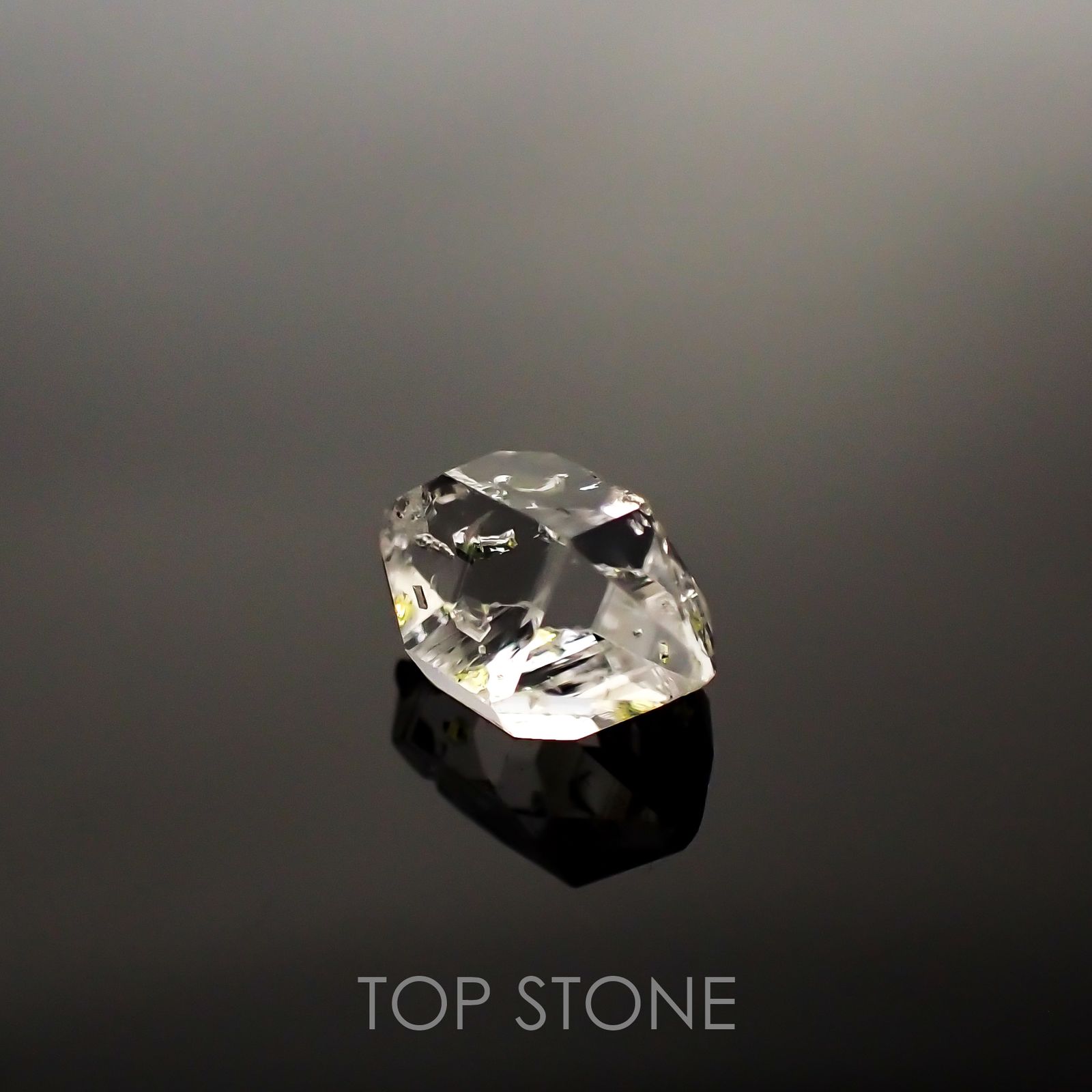 オイルインクォーツ パキスタン産 ルース 3.10ct[210911443]11.9×7.5mm前後