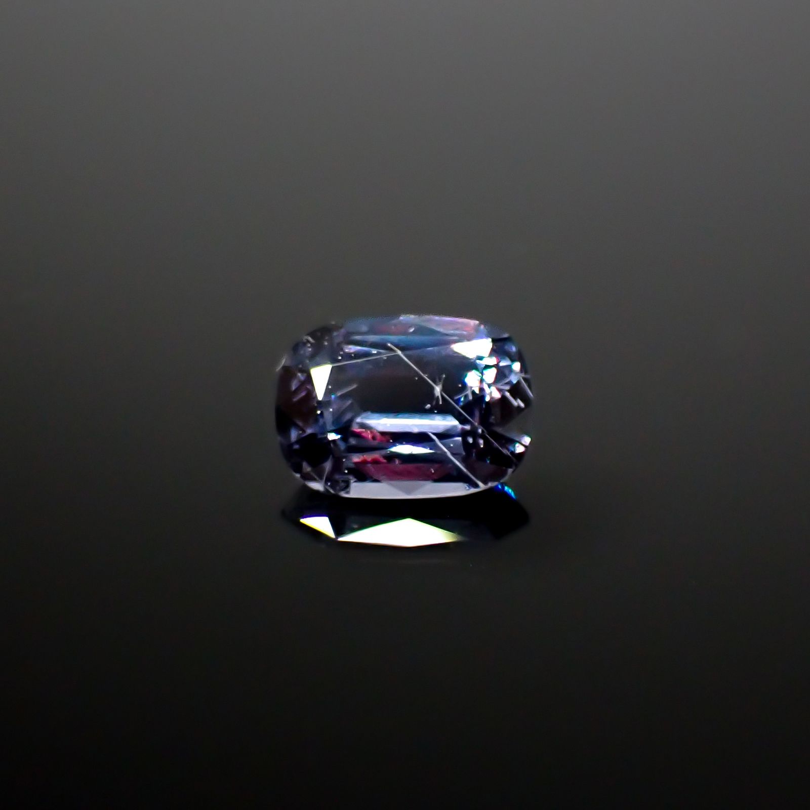 ベキリーブルーガーネット（カラーチェンジガーネット アレキタイプ） マダガスカル・ベキリー産 0.64ct[240628286]5.9x4.2mm前後