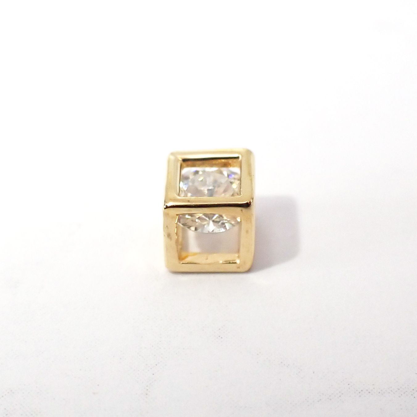 ◇K18 Reinette（レネット）◇ダイヤモンド | キューブボックスデザイン [チャーム/ペンダントトップ※チェーン別売り]