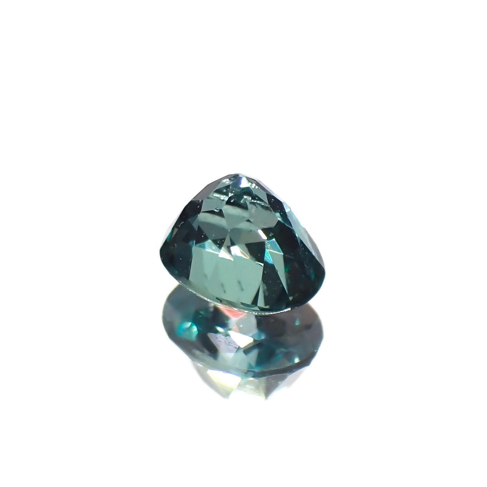 アレキサンドライト(宝石名アレキサンドライト)インド産 0.25ct 識別済[221219407]3.8x2.9mm前後