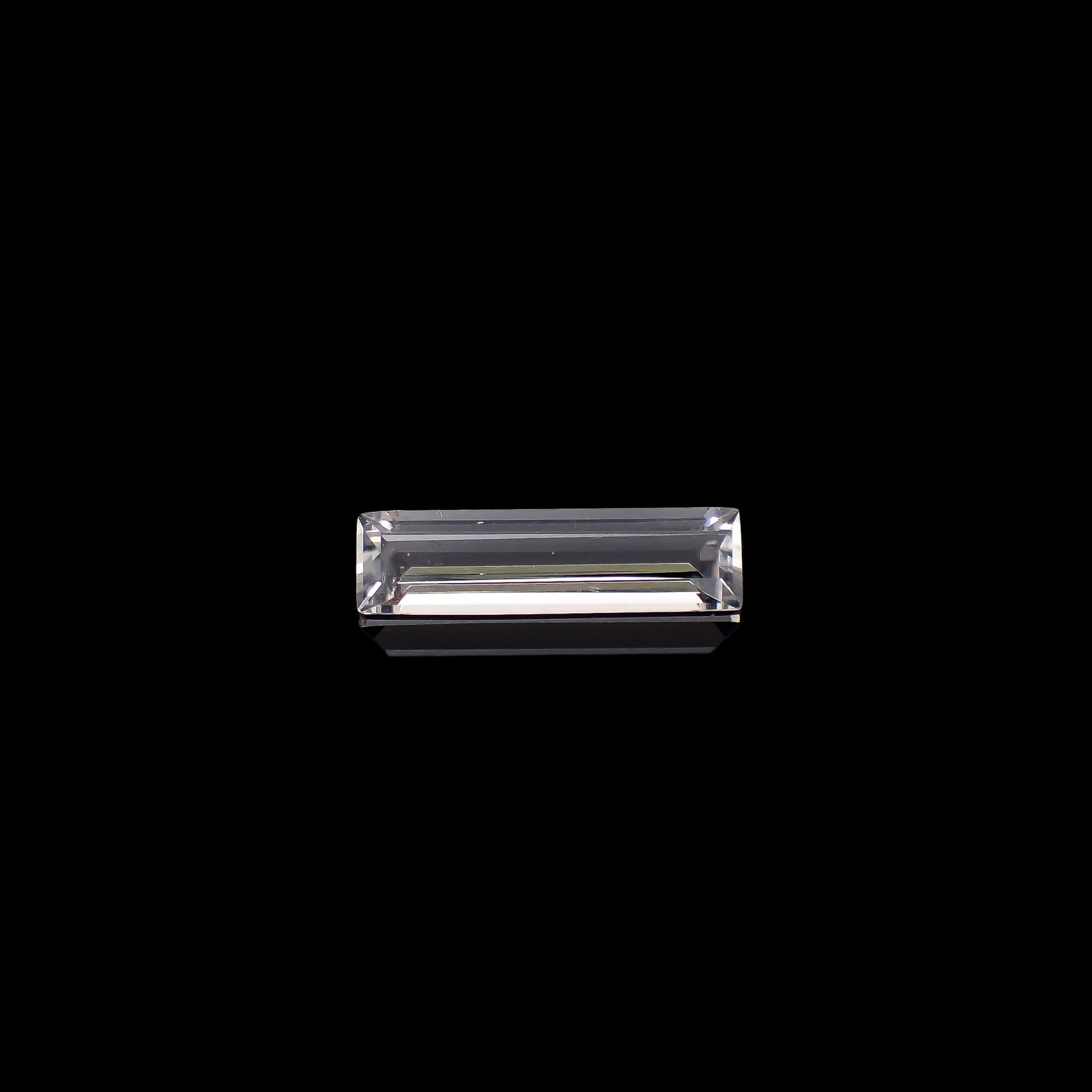 ナトロライト(宝石名ナトロライト)アメリカ・ニュージャージー州産 1.606ct ソ付(日独)[240527769]16.19x4.47mm前後