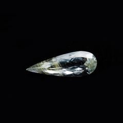 レインボーニードルインブルートパーズ（チューブインブルートパーズ） ブラジル・ミナスジェライス州産 9.15ct[240125509]24.1x8.5mm前後