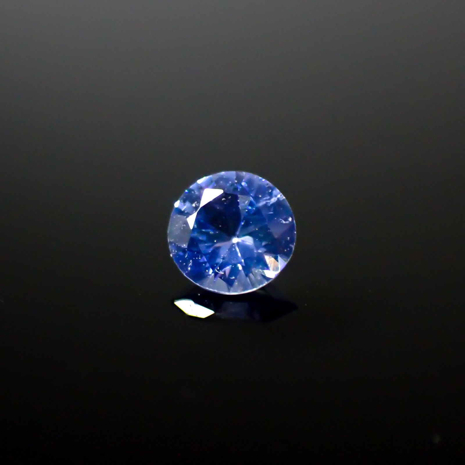 アイスブルーサファイア スリランカ産 0.29ct[240828657]4.1x4.1mm前後