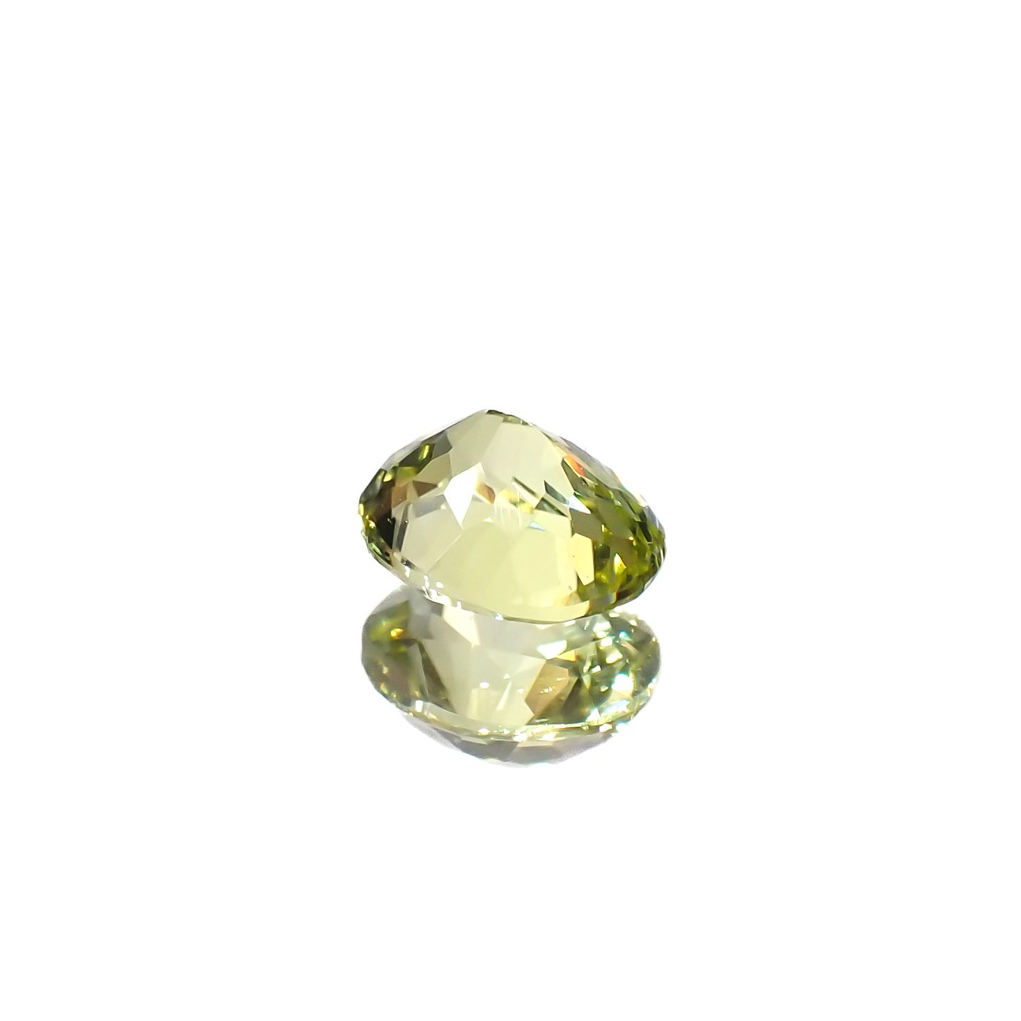 マリガーネット(宝石名グロッシュラー アンドラダイト・ガーネット)マリ共和国産 0.68ct 識別済[231224572]5.7x4.9mm前後