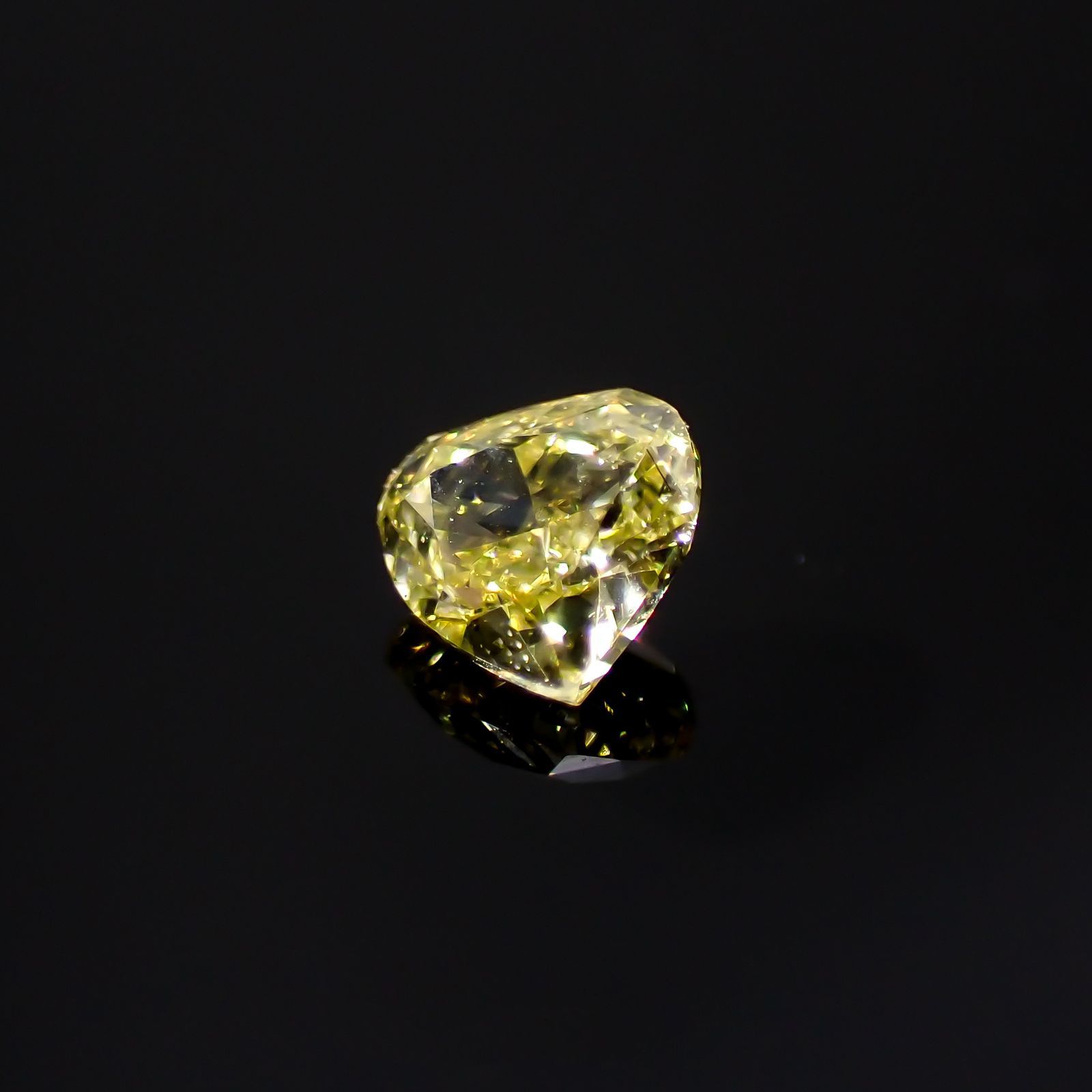 イエローダイヤモンド SI-VS(宝石名ダイアモンド) 0.11ct 識別済[220616391]2.9x3mm前後