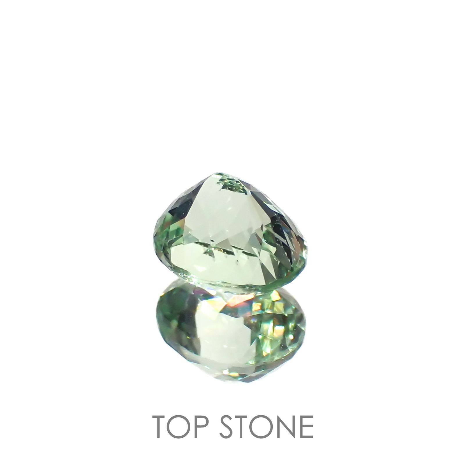 ミントガーネット(宝石名グリーン グロッシュラー・ガーネット)タンザニア産 0.61ct 識別済[221018624]5.2x4.3mm前後