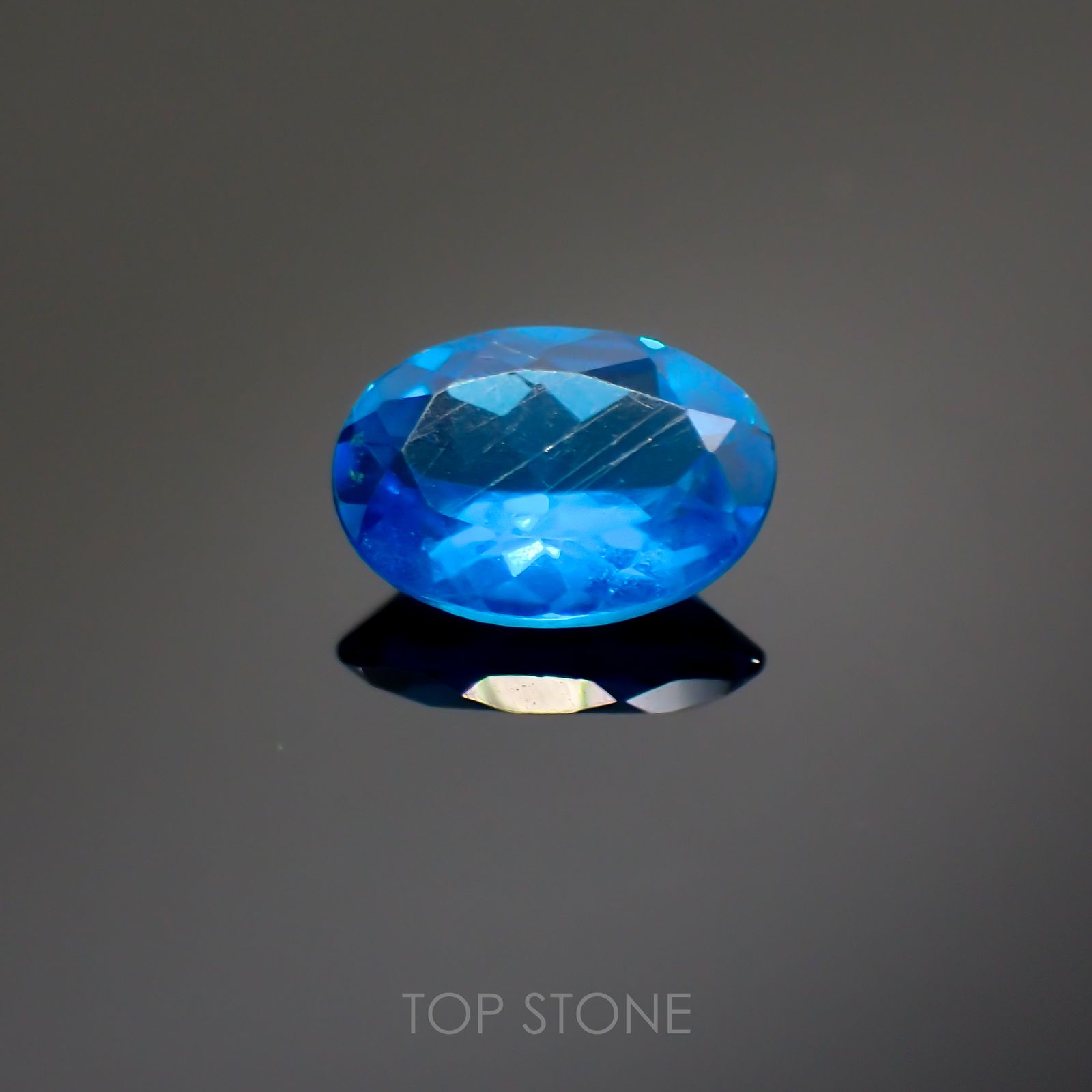 ネオンブルーアパタイト(宝石名アパタイト) ブラジル産 0.73ct 識別済[210712577]6.8×5mm前後