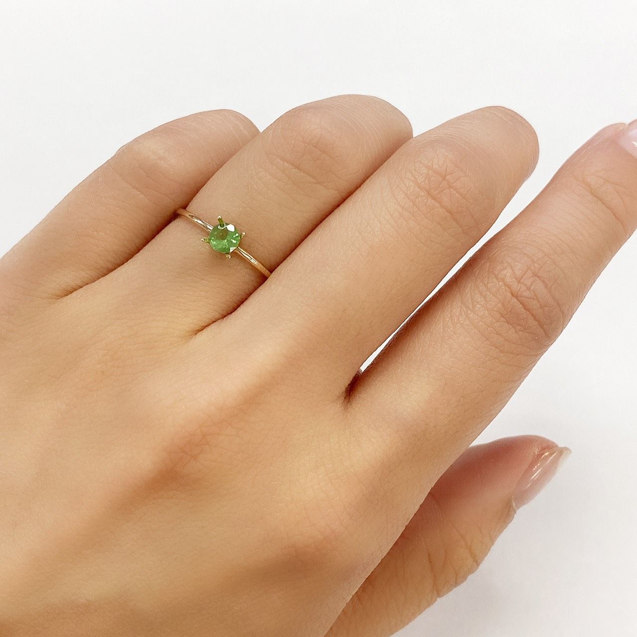 ミントガーネット(宝石名グリーン グロッシュラー・ガーネット) タンザニア産 0.22ct 識別済[210711538]4×4mm前後
