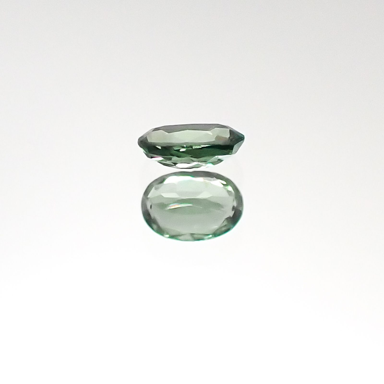 アレキサンドライト インド産 ルース 0.08ct[20095562]3.1×2.2mm前後