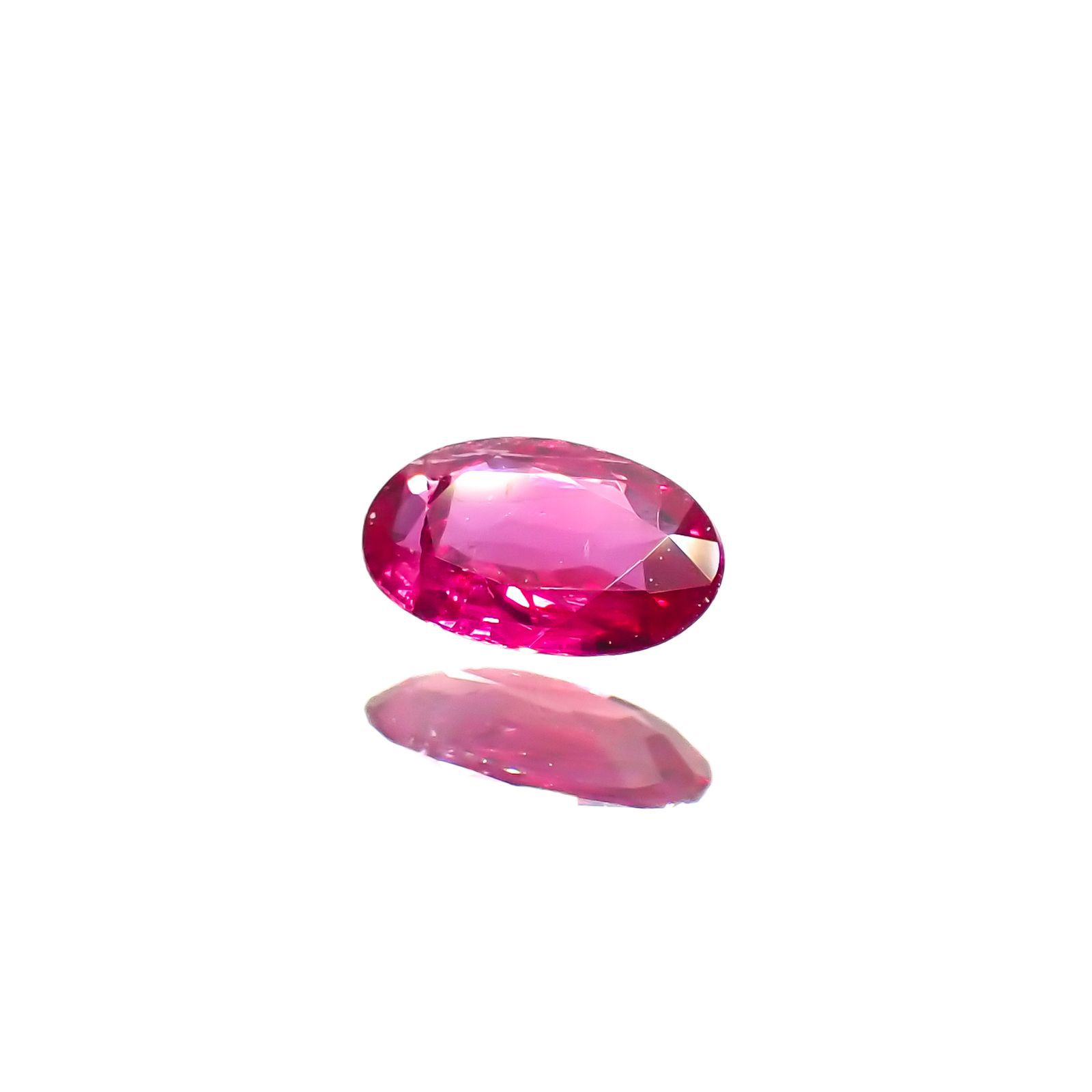 ルビー(宝石名ルビー)モザンビーク産 0.23ct 識別済[220616085]4.9x3.1mm前後
