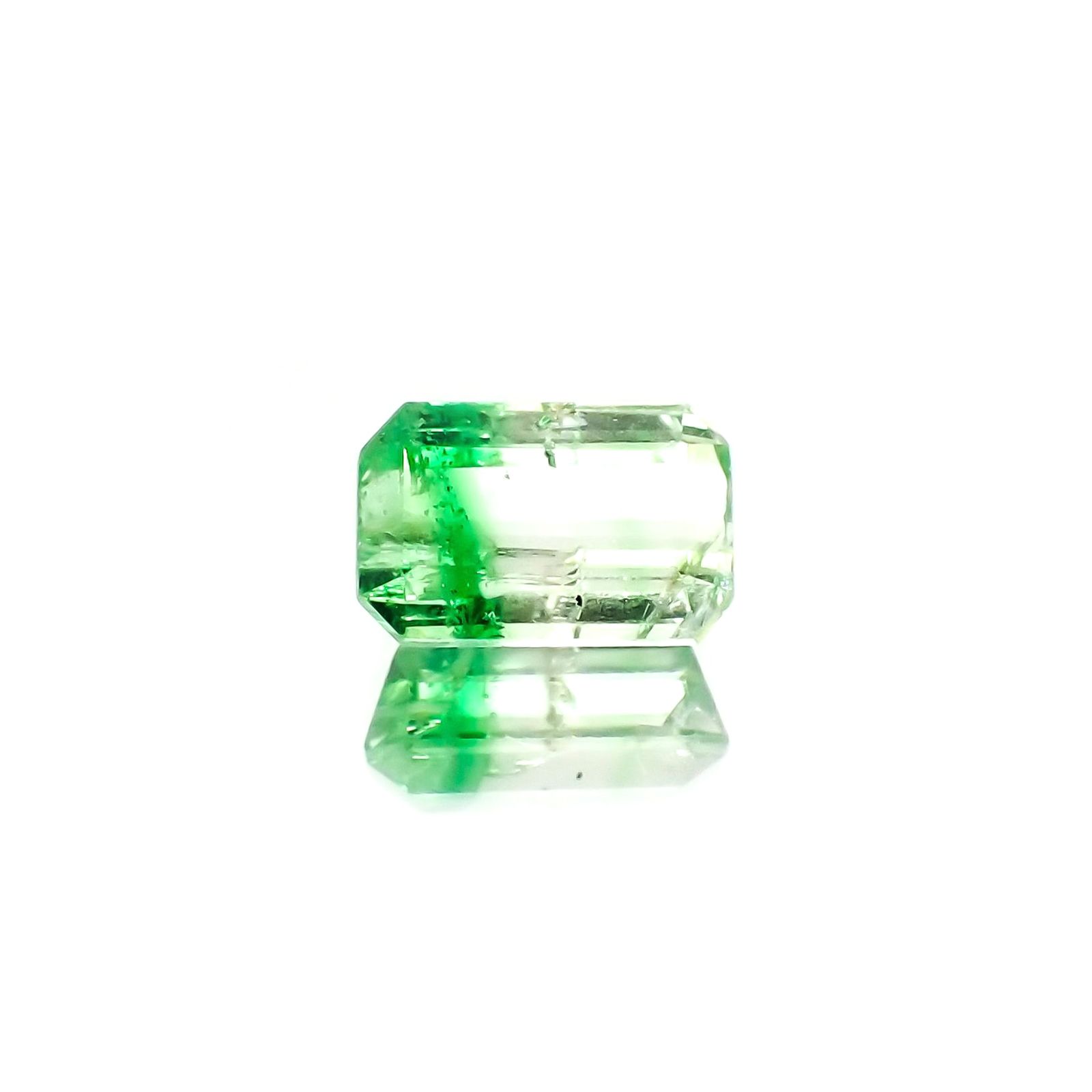 バイカラーツァボライト(宝石名グリーン グロッシュラー・ガーネット)タンザニア産 識別済 1.00ct / 6.6x4.3mm前後 [231124259]