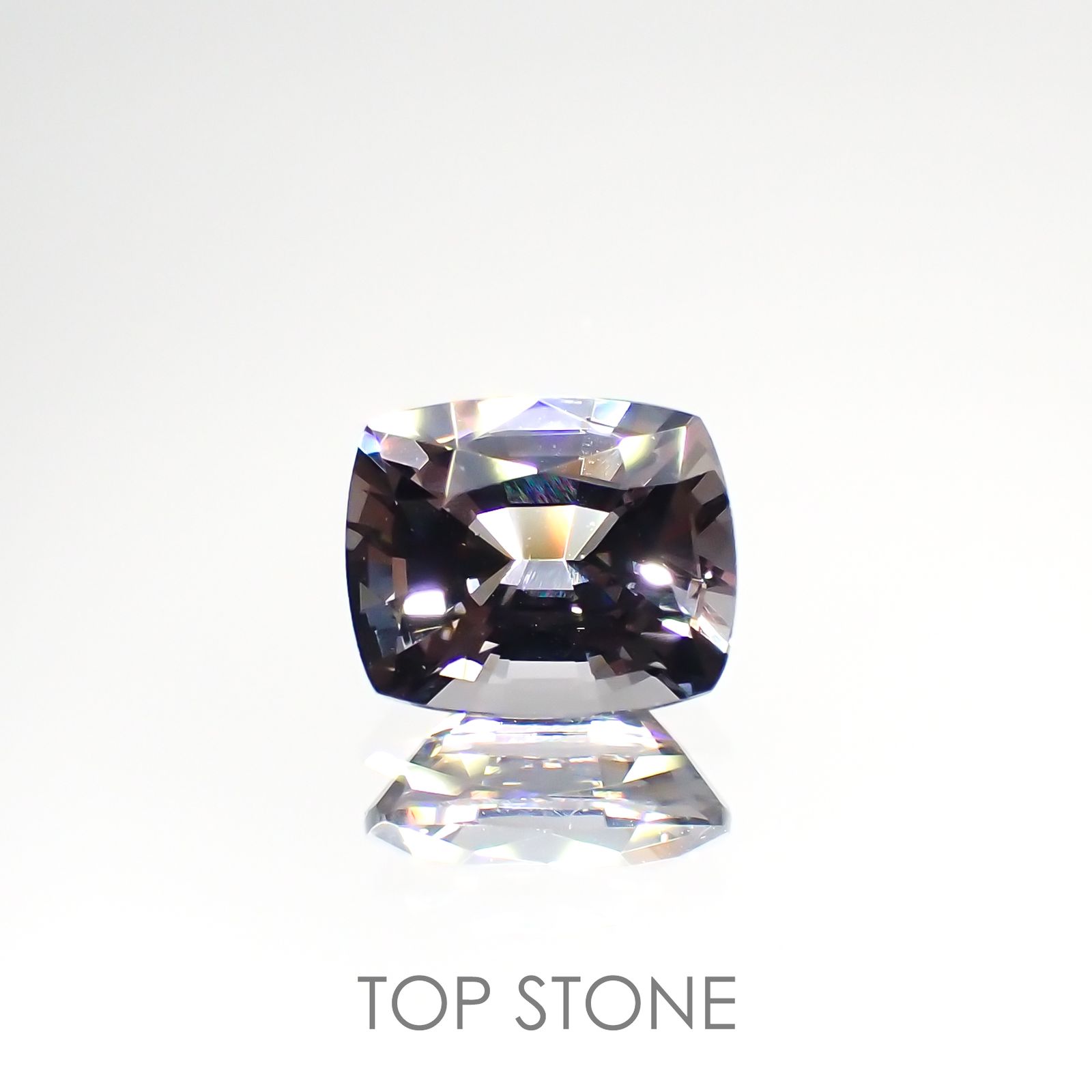 プラチナスピネル(宝石名スピネル) ビルマ産 1.381ct ソ付(彩珠)[210913318]7.1×5.9mm前後