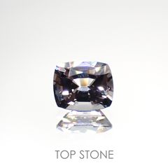 プラチナスピネル(宝石名スピネル) ビルマ産 1.381ct ソ付(彩珠)[210913318]7.1×5.9mm前後
